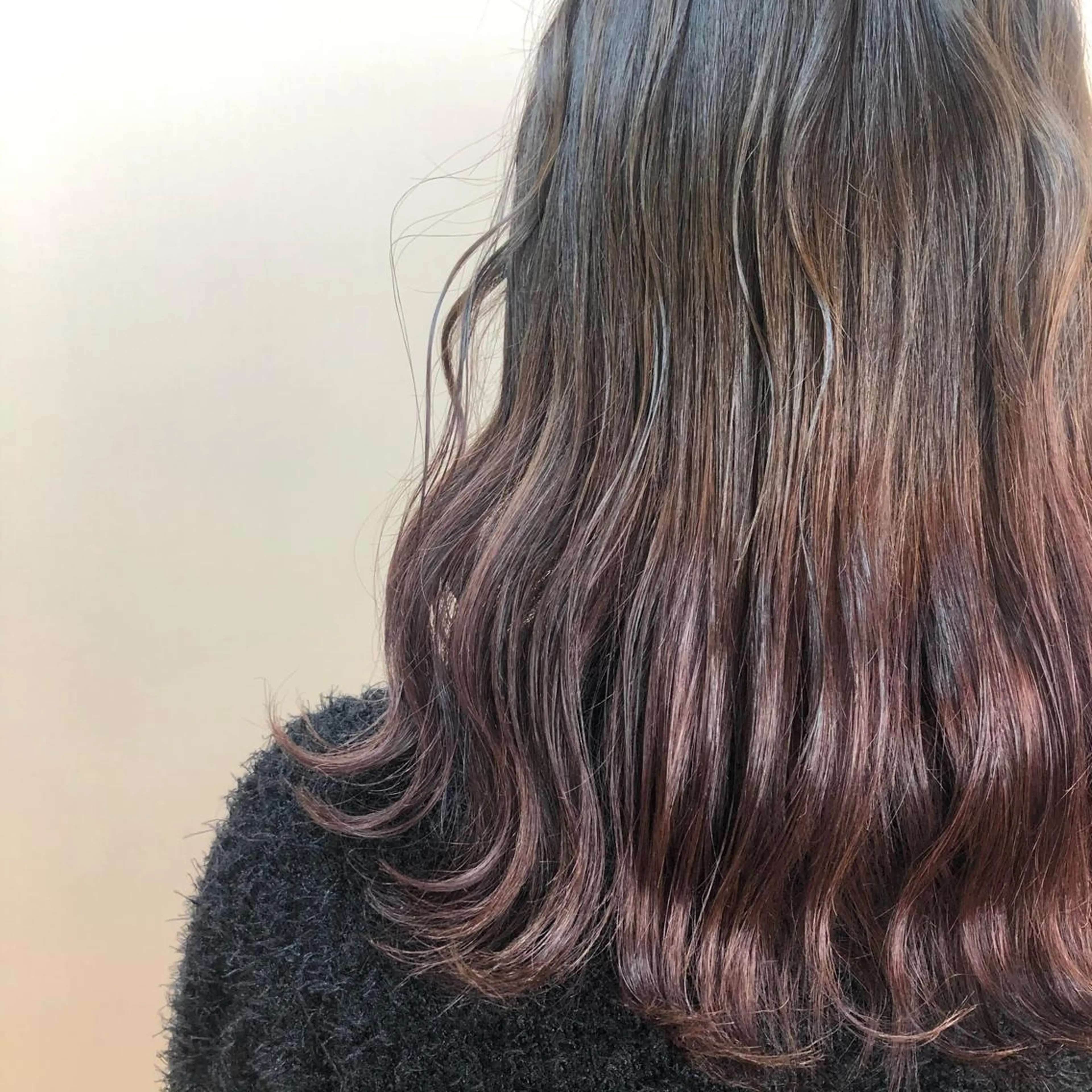 ロング カラー ブラウンカラー グラデーションカラー ラベンダーカラー ナチュラルブラウン 小顔レイヤー/ ベージュ🤍Rieのヘアスタイル