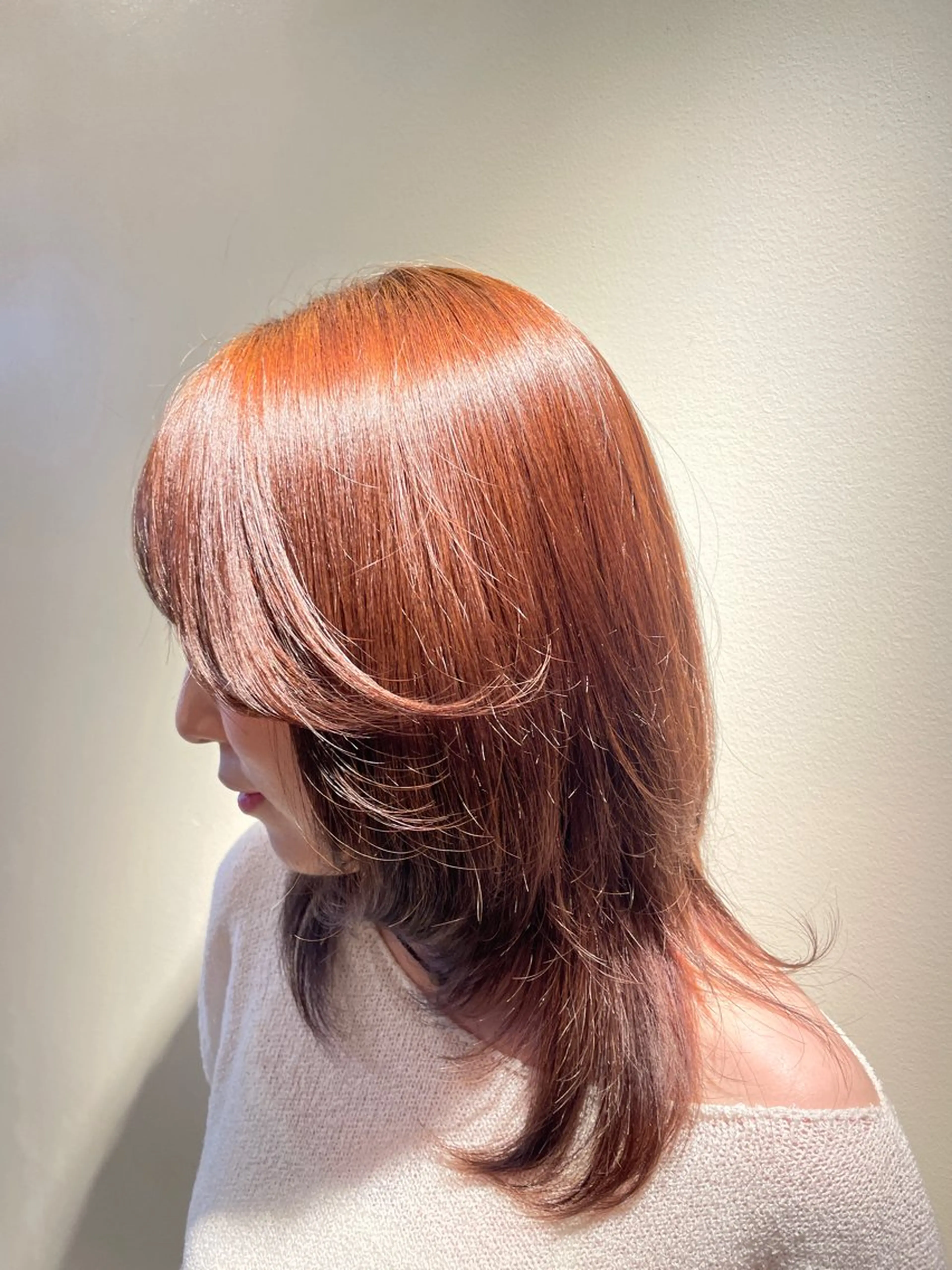 ミディアム カラー wakana／ カット／ハイライトのヘアスタイル