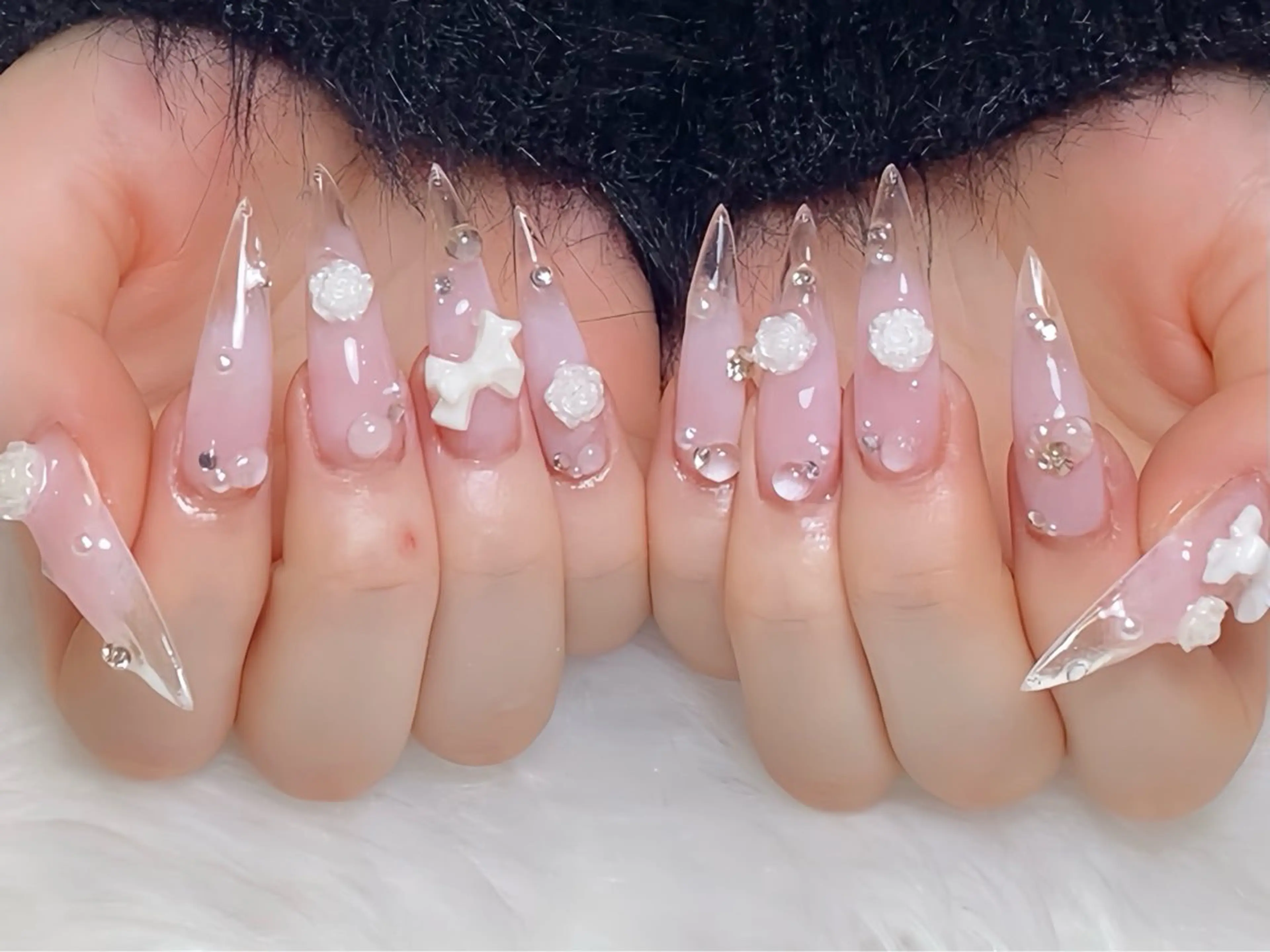 ネイル オーロラネイル チークネイル 桜ネイル クリアネイル ドット ハンドネイル Rin Nail 新大久保店のネイルデザイン