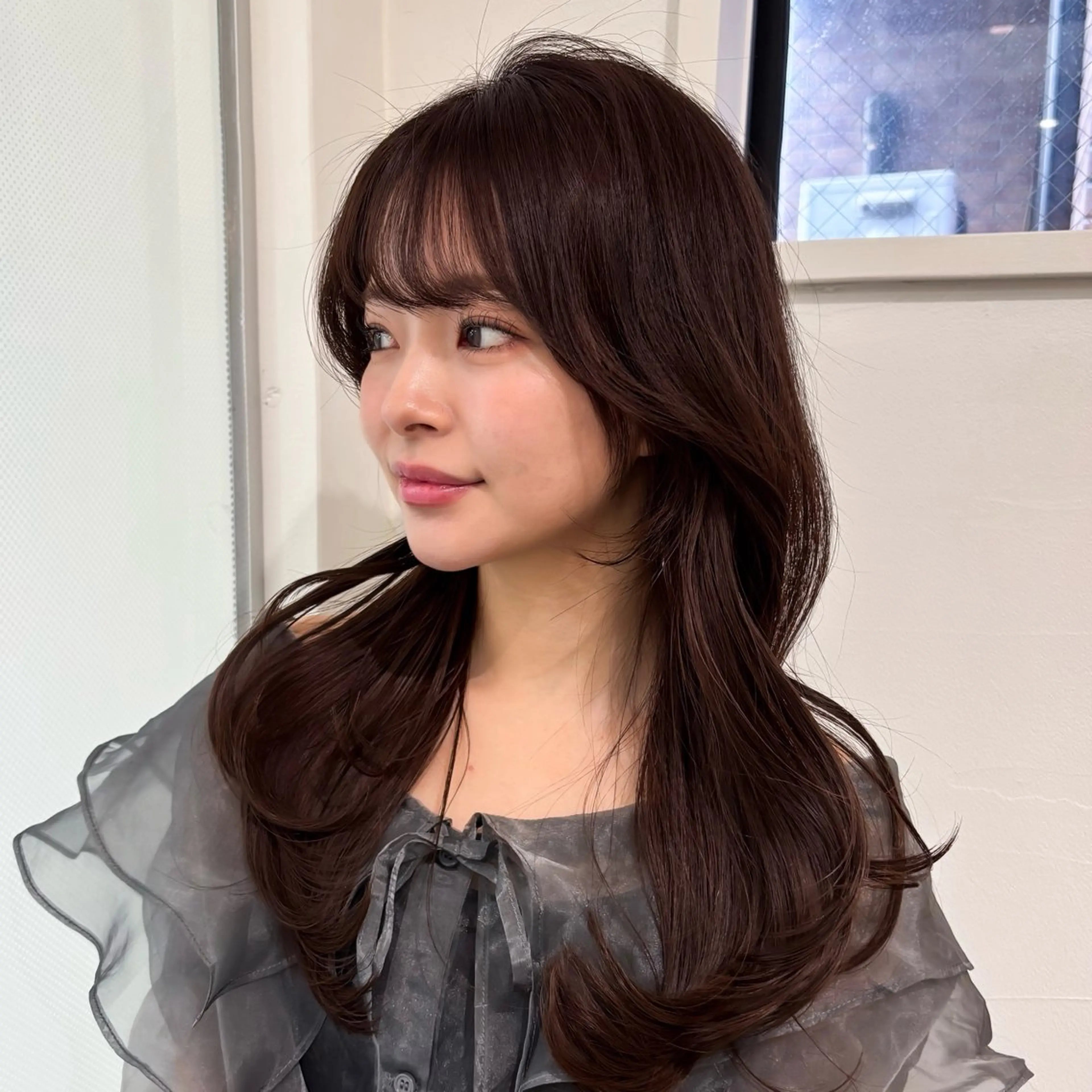 ミディアム デート レイヤーカット 小顔カット 🤍aimi🤍 ウルフ/韓国ヘアのヘアスタイル