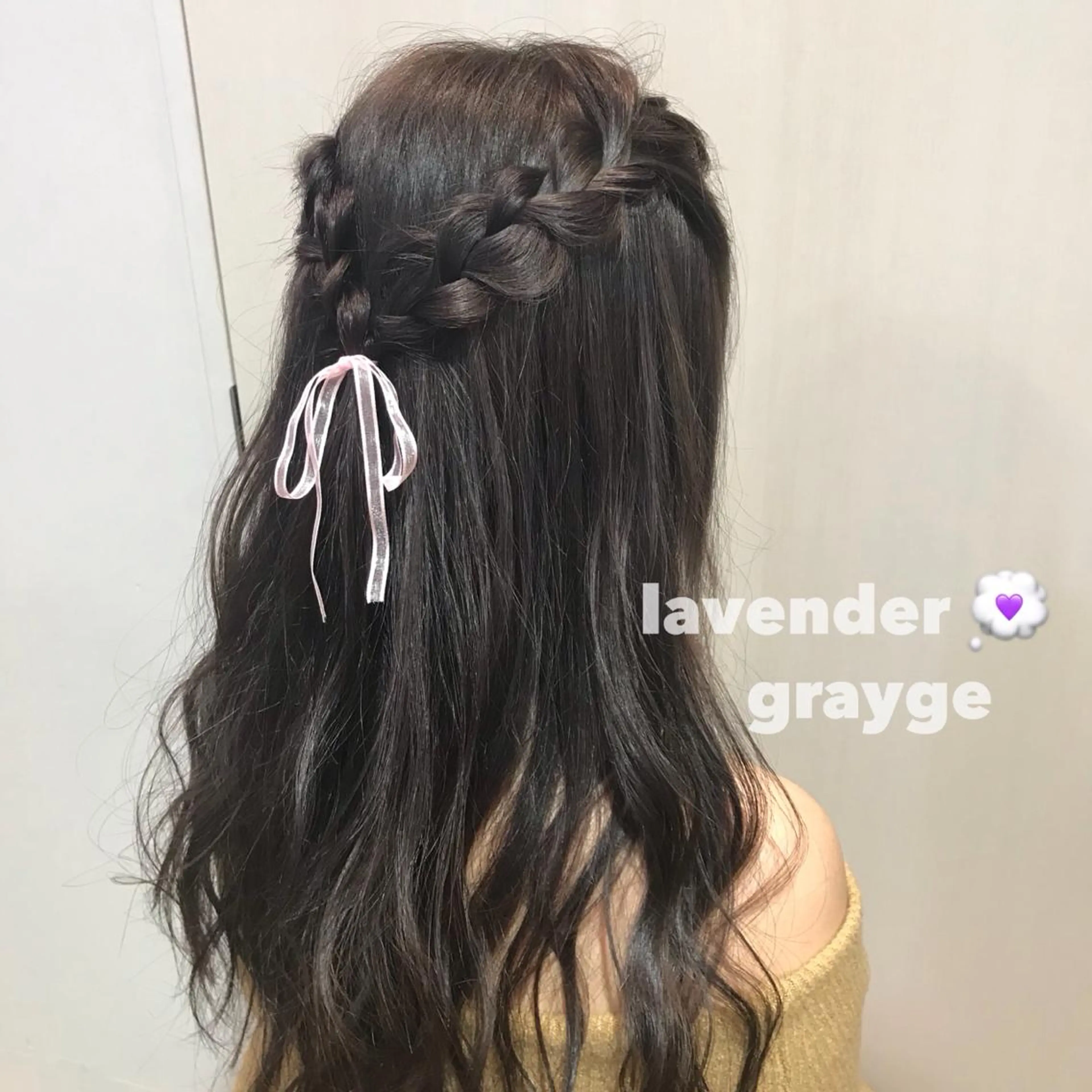 ロング カラー ヘアアレンジ グレージュ ラベンダーカラー ラベンダーグレージュ ラベンダーグレー ブリーチなしカラー ダブルカラーエクステのヘアスタイル