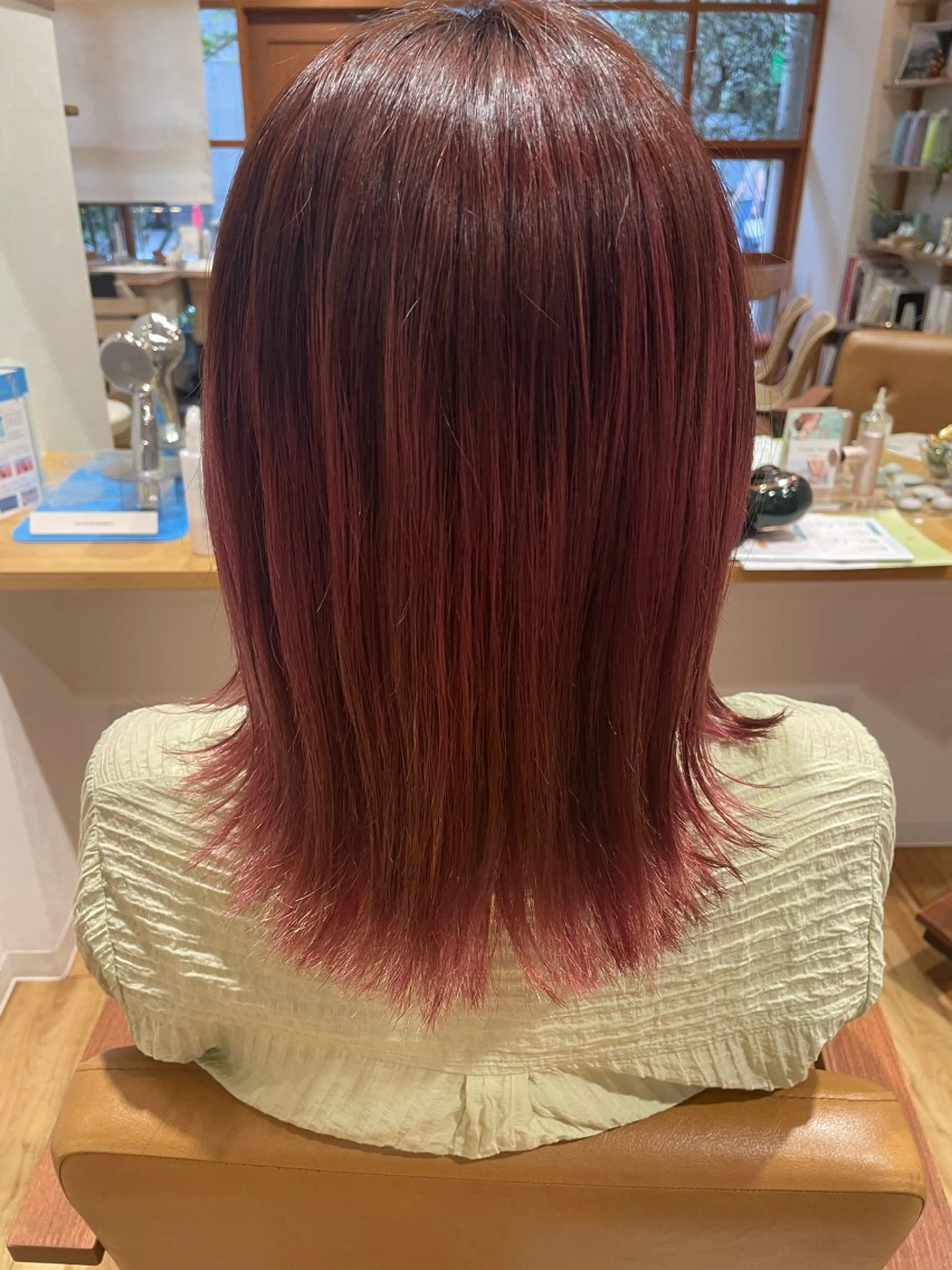 ミディアム カラー IRICO所属・すやま もえのヘアスタイル