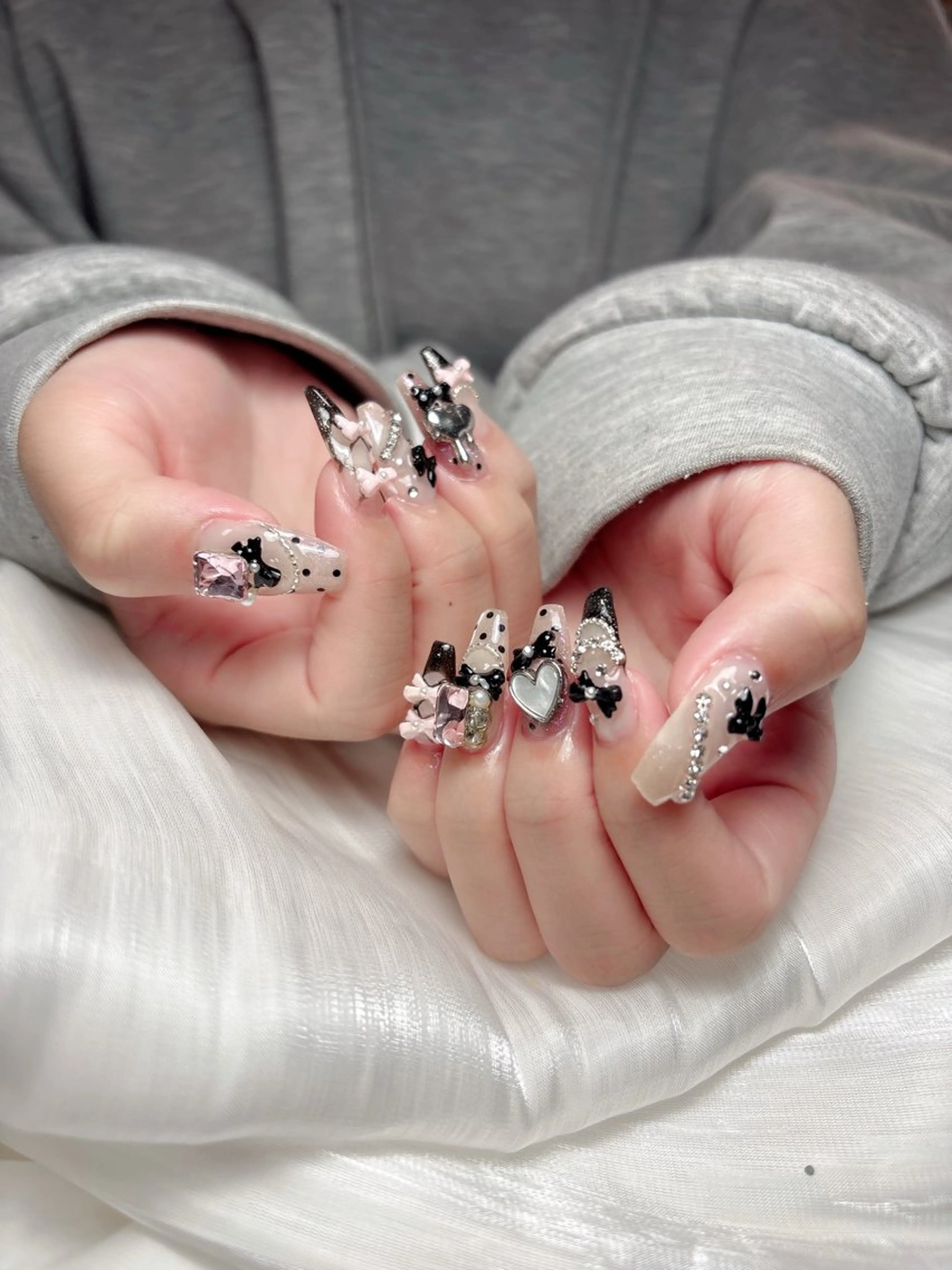 ネイル ハンドネイル ハンドケア みなみ 。のネイルデザイン