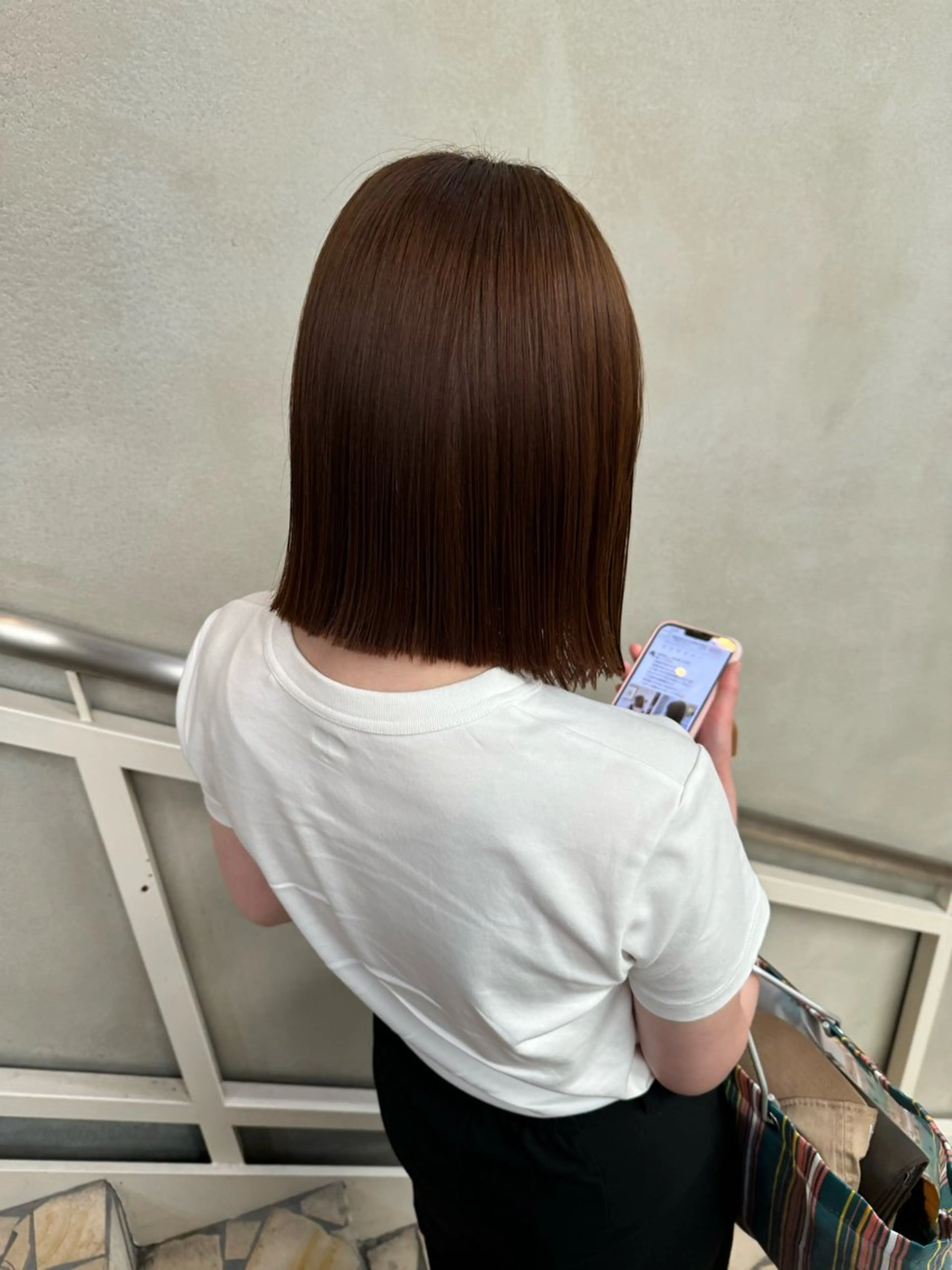 ミディアム カット ヘアカラー トリートメント ヘッドスパ AIKA /大阪美容室のヘアスタイル