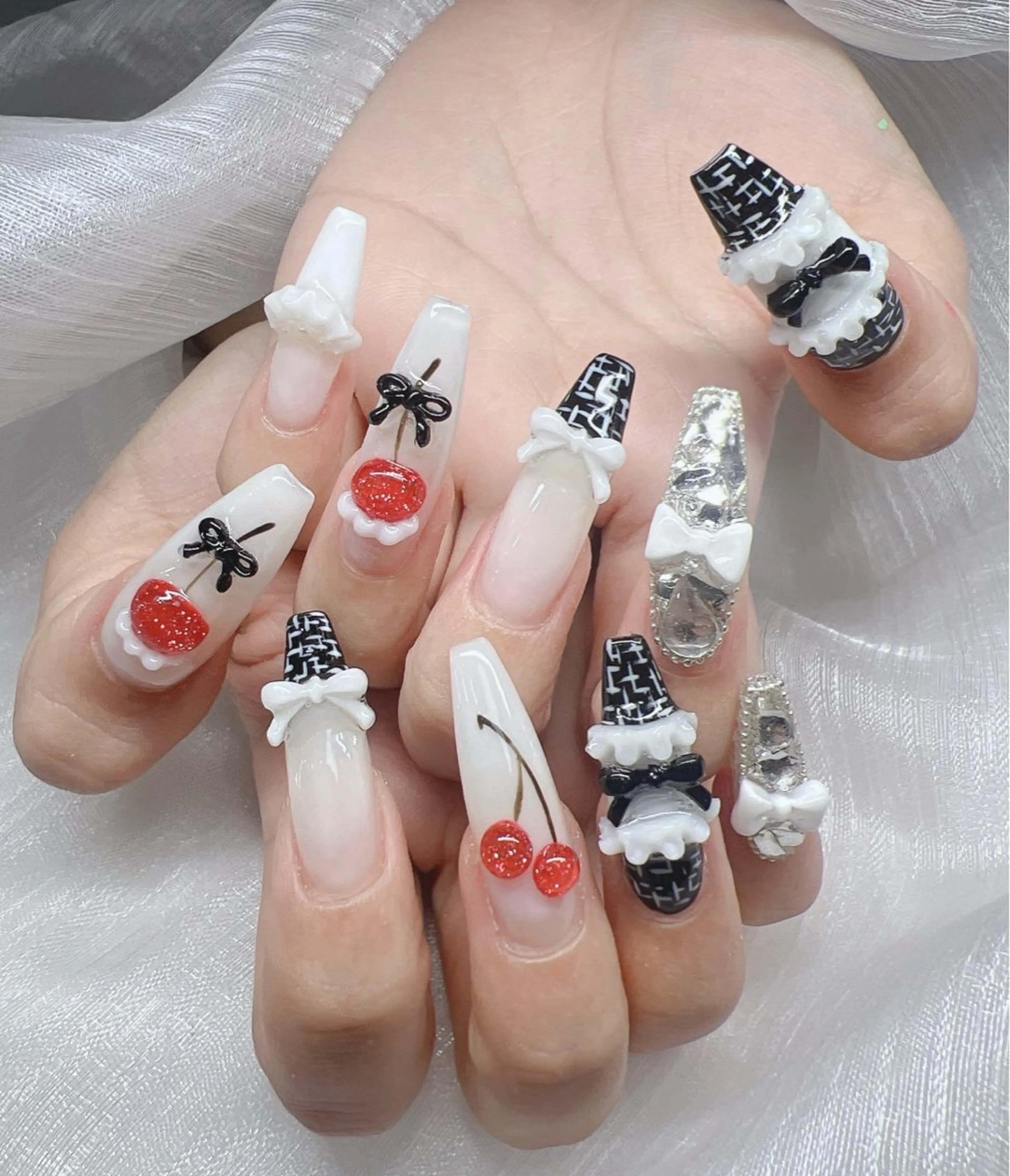 ネイル 長さ出し グラデーション キラキラネイル マグネットネイル ニュアンスネイル Lee Nails チップ長さだし専門店のネイルデザイン