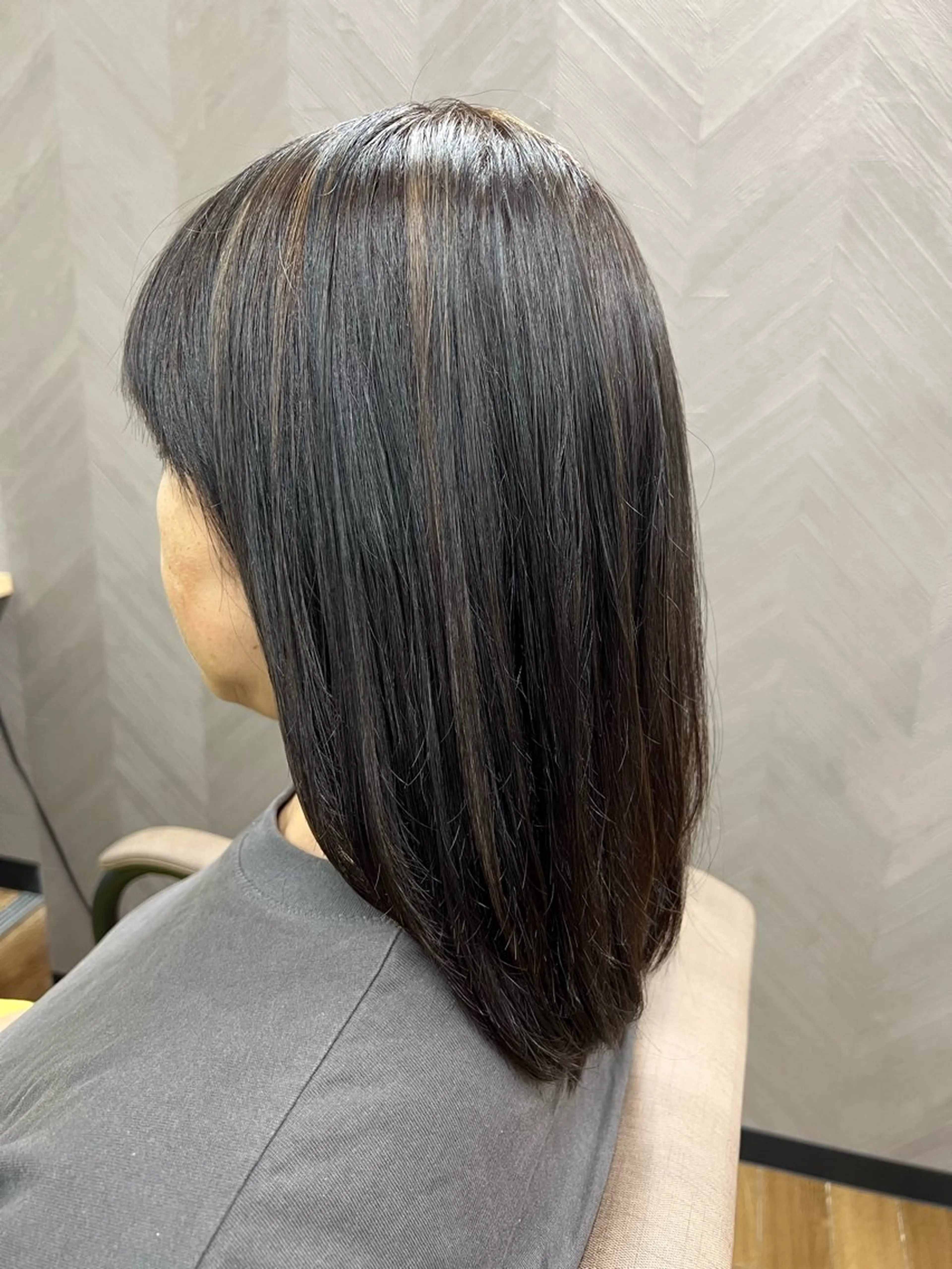 セミロング ハイライト トリートメント カット ヘアカラー TELA HAIR 幕張本郷所属・TELA HAIR 幕張本郷店　千尋のヘアスタイル