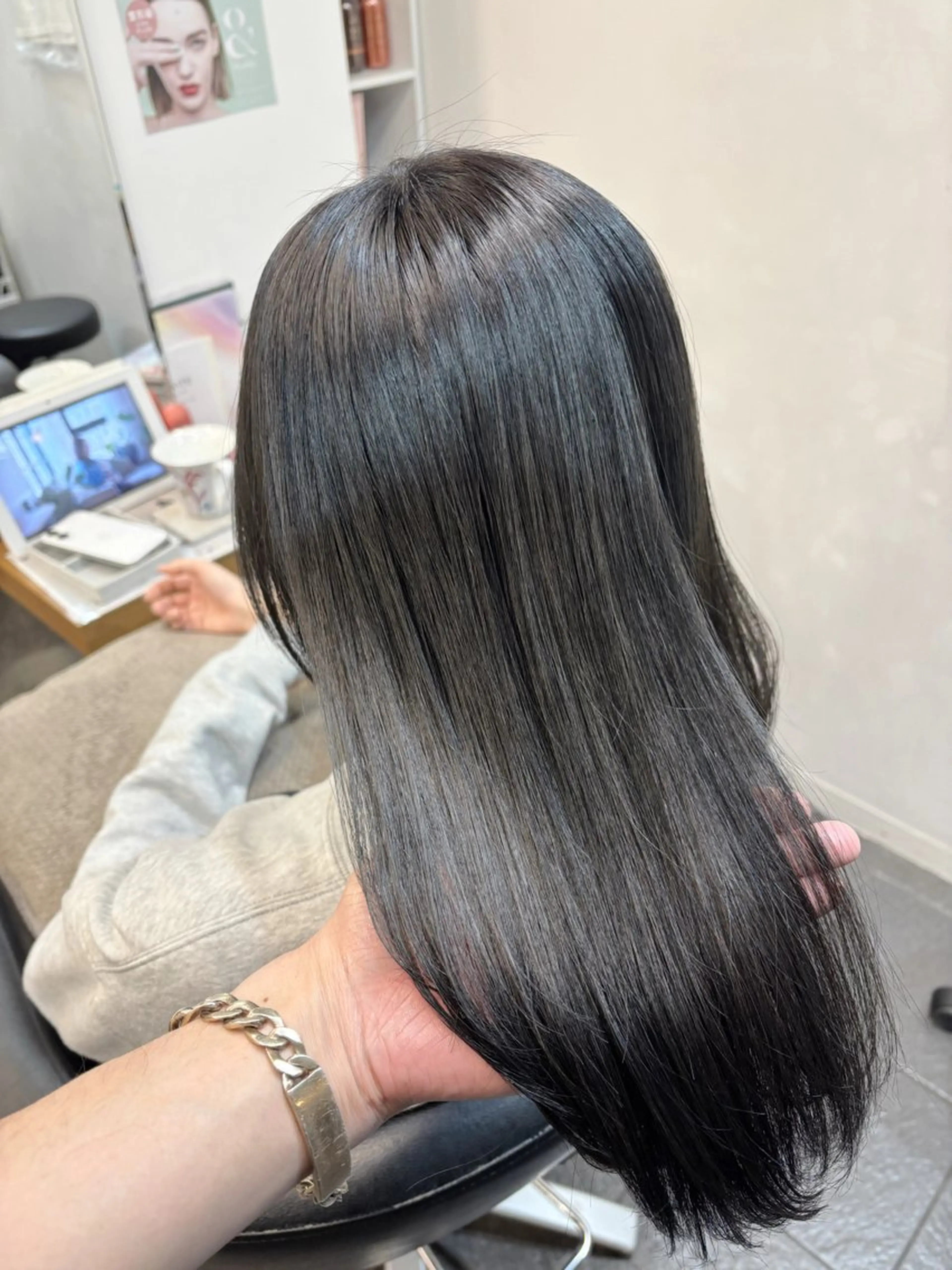カラー ブリーチ ブルーカラー ブルーグレー ブルーグレージュ 透明感カラー ヘアカラー トリートメント ヘッドスパ グレージュ/髪質改善 Yamato.hのヘアスタイル
