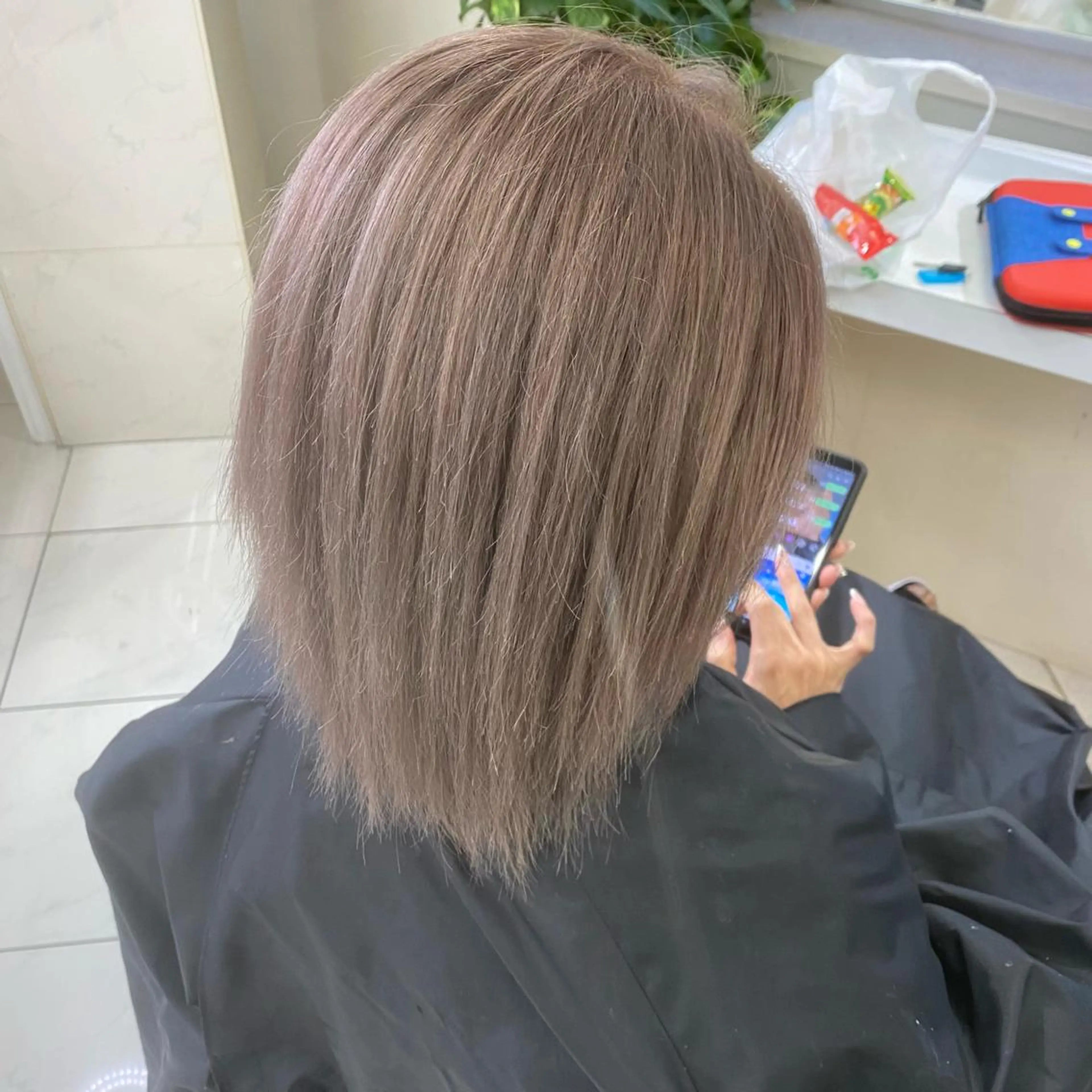ミディアム カラー ヘアカラー トリートメント シールエクステ特化 ハイトーン、NANAのヘアスタイル