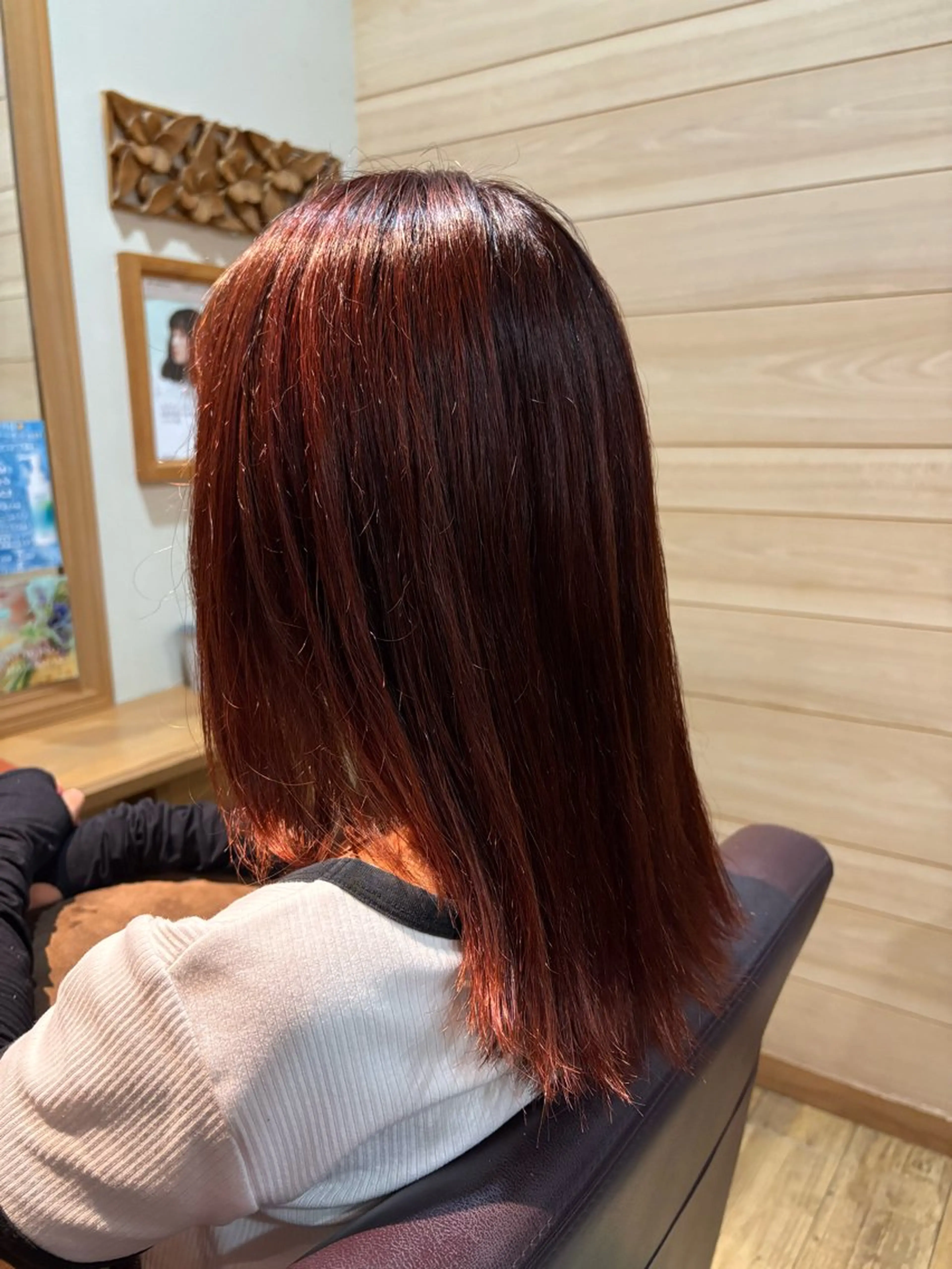 セミロング カラー ブリーチ 透明感カラー ブリーチなしカラー レッドカラー ヘアカラー カラーモデル/ 戸苅法永のヘアスタイル