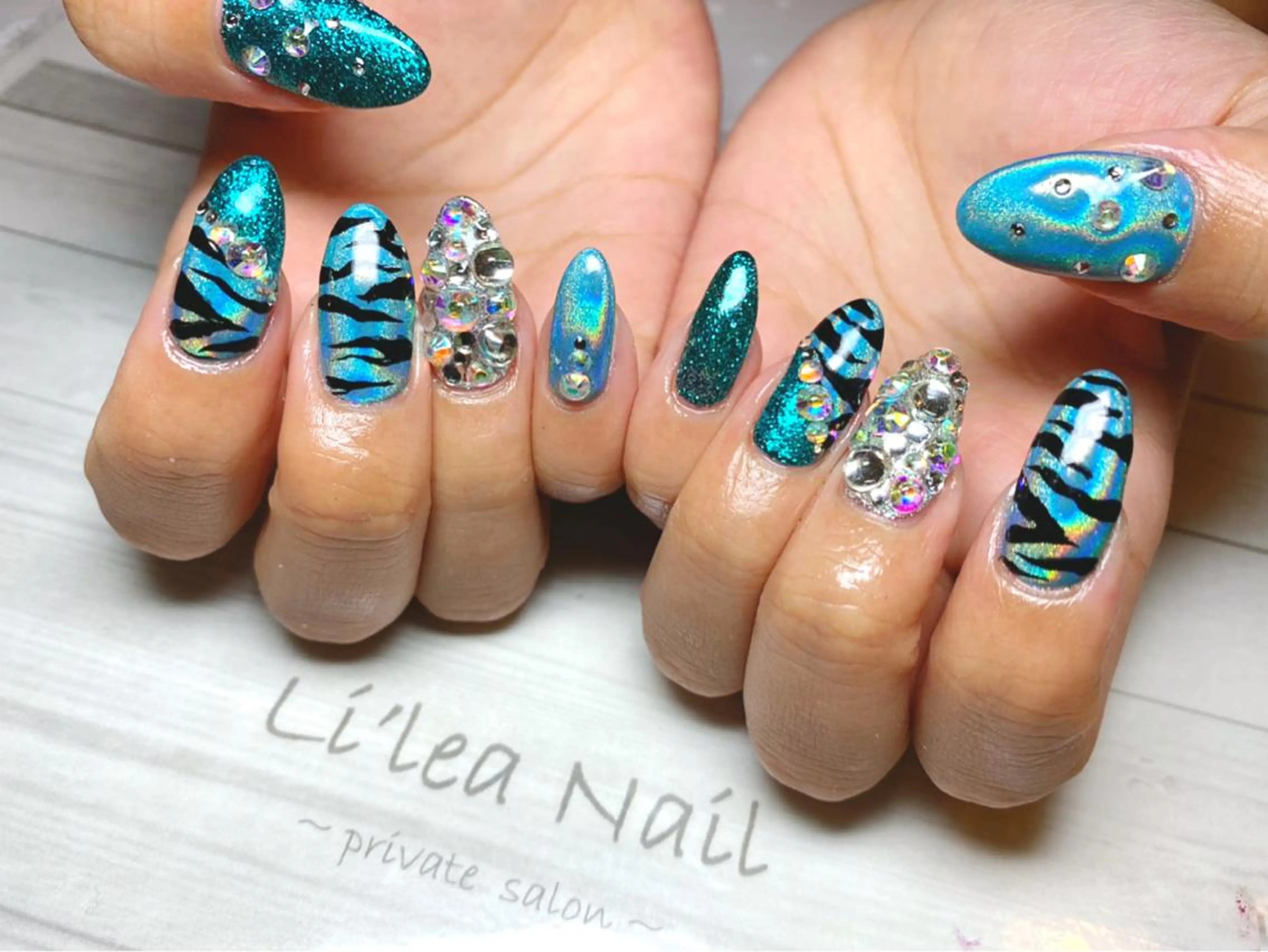 ネイル Li'leaNail AINAのネイルデザイン