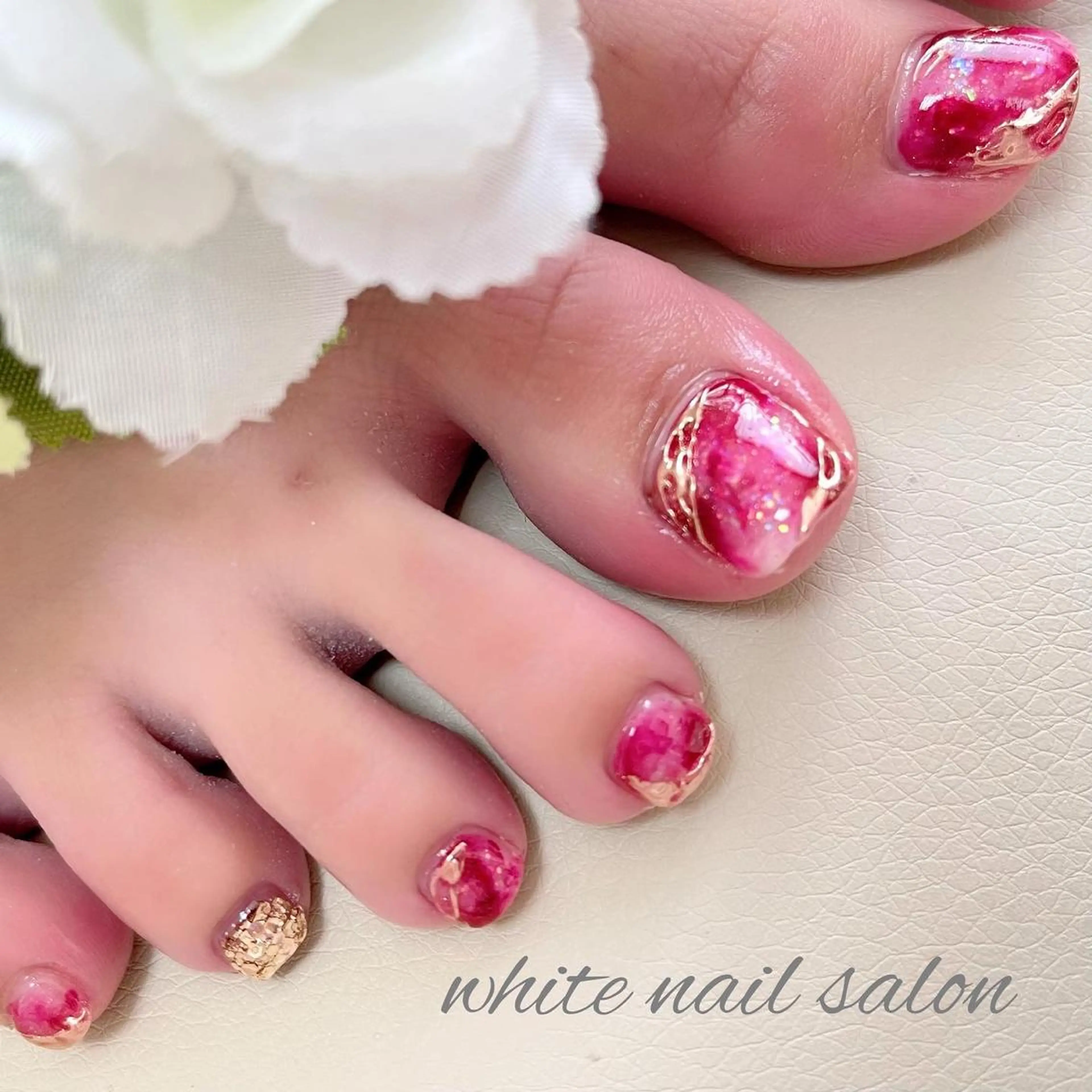 ネイル フットネイル ジェルネイル ハードジェル ラメ(グリッター) 持ち込み ハンドネイル white nail salonのネイルデザイン