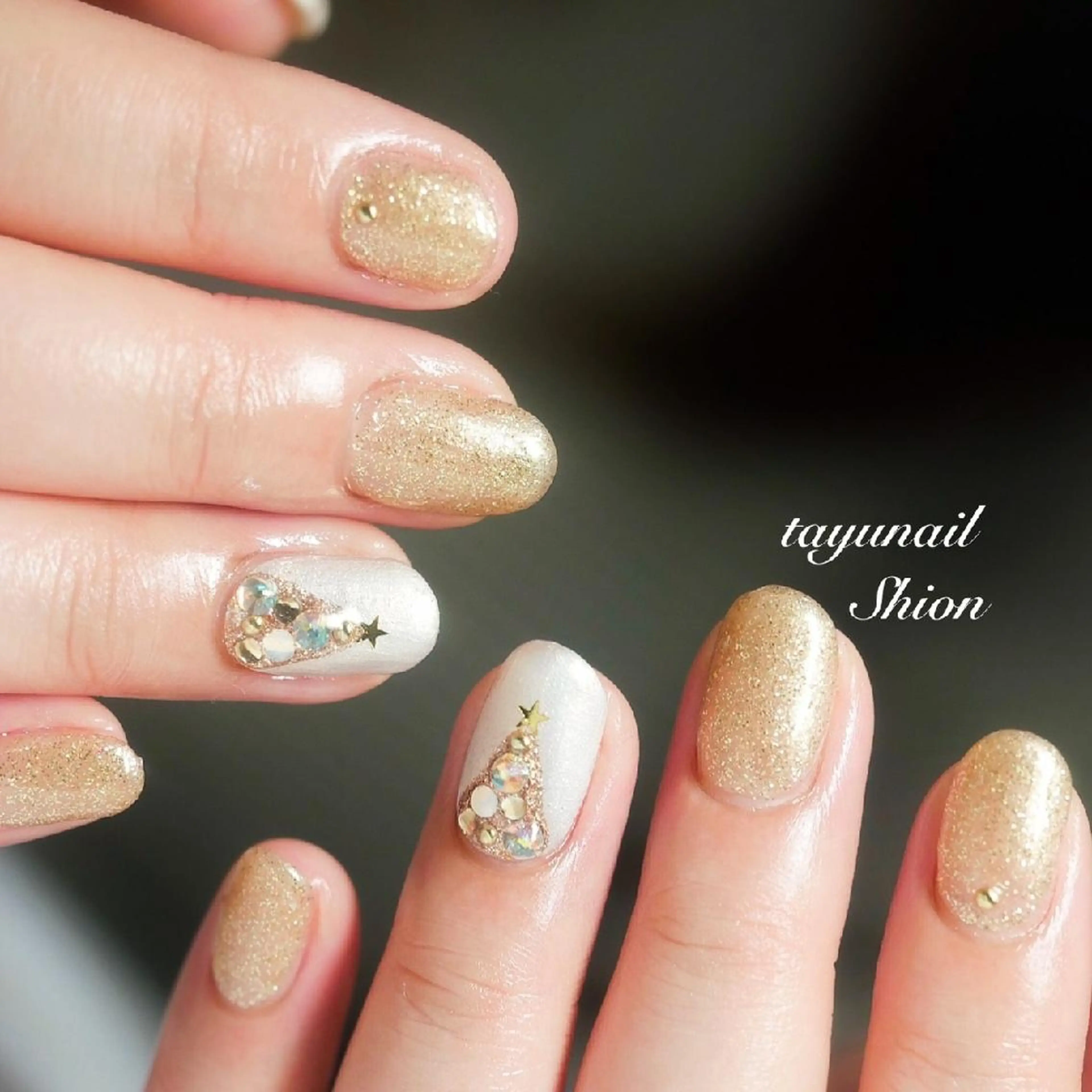 ネイル ブルー ジェルネイル キラキラネイル パラジェル 冬ネイル ネイルサロン 【たゆnail】のネイルデザイン