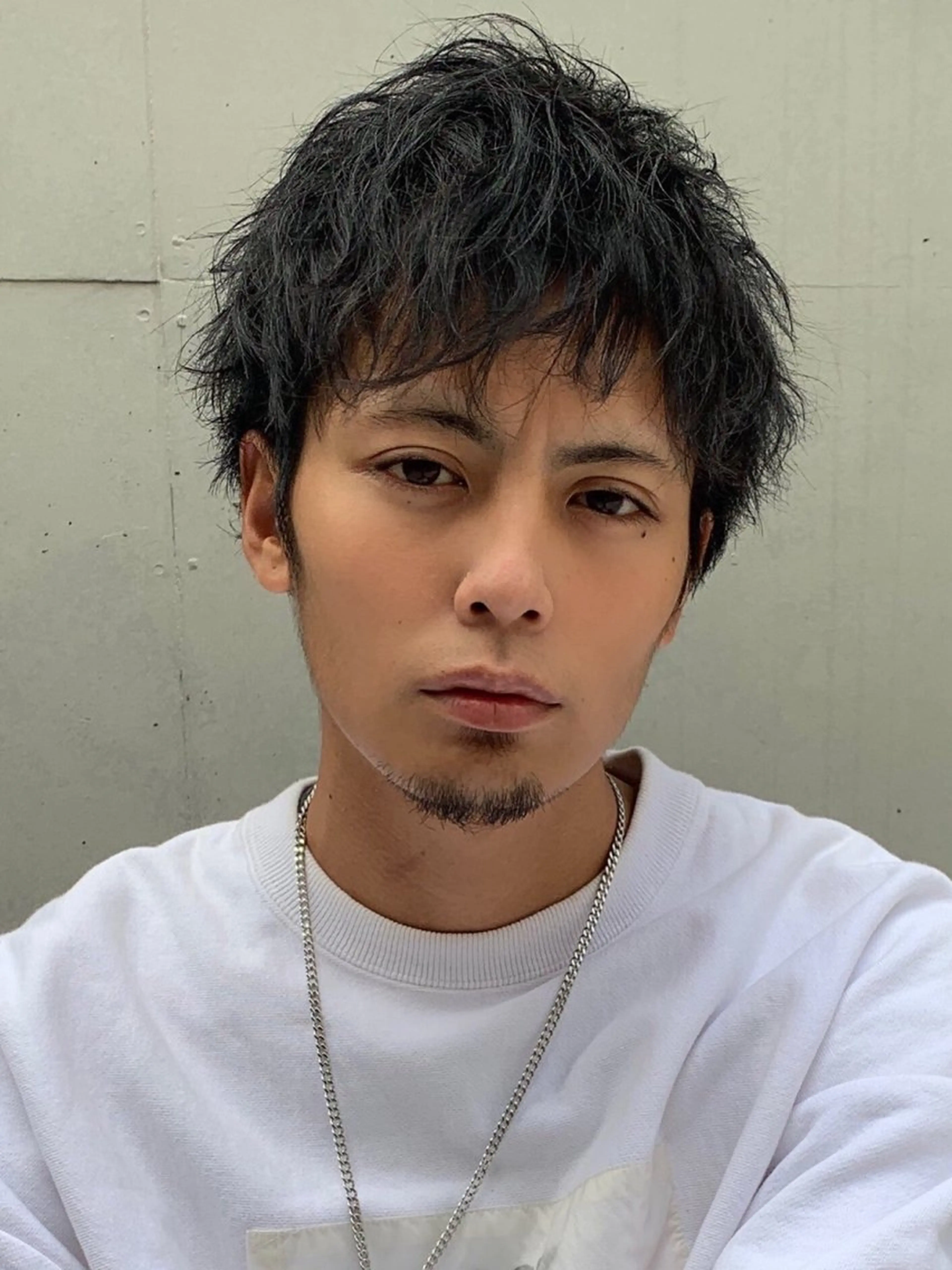 ショート カラー パーマ ヘアアレンジ メンズ ショートレイヤー オールバック アップバング ビジネス コンマヘア ショートヘア原宿 fifth コシのヘアスタイル