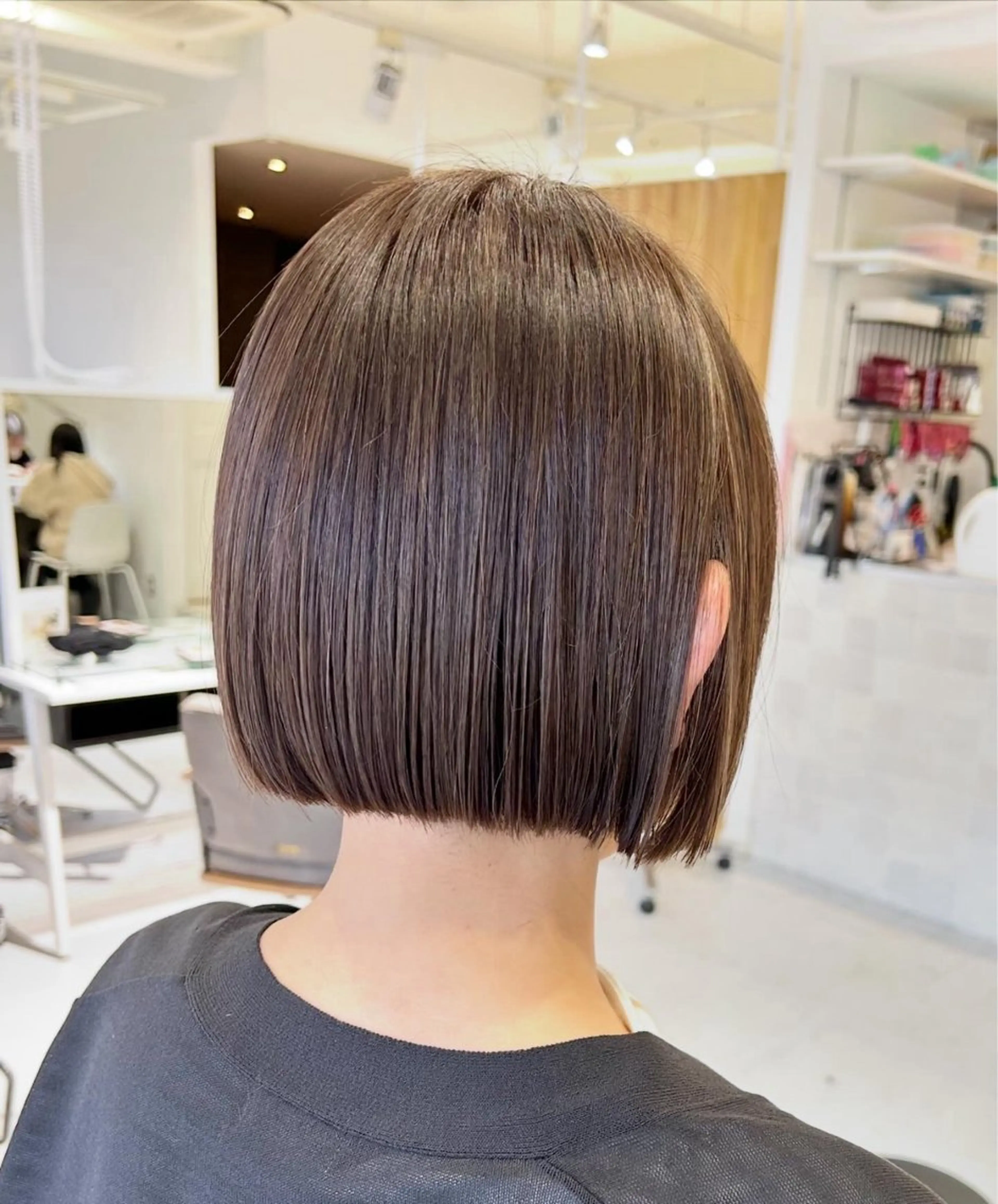 ショート カラー カット ヘアカラー トリートメント ぱつっとボブ/ 小野あかねのヘアスタイル