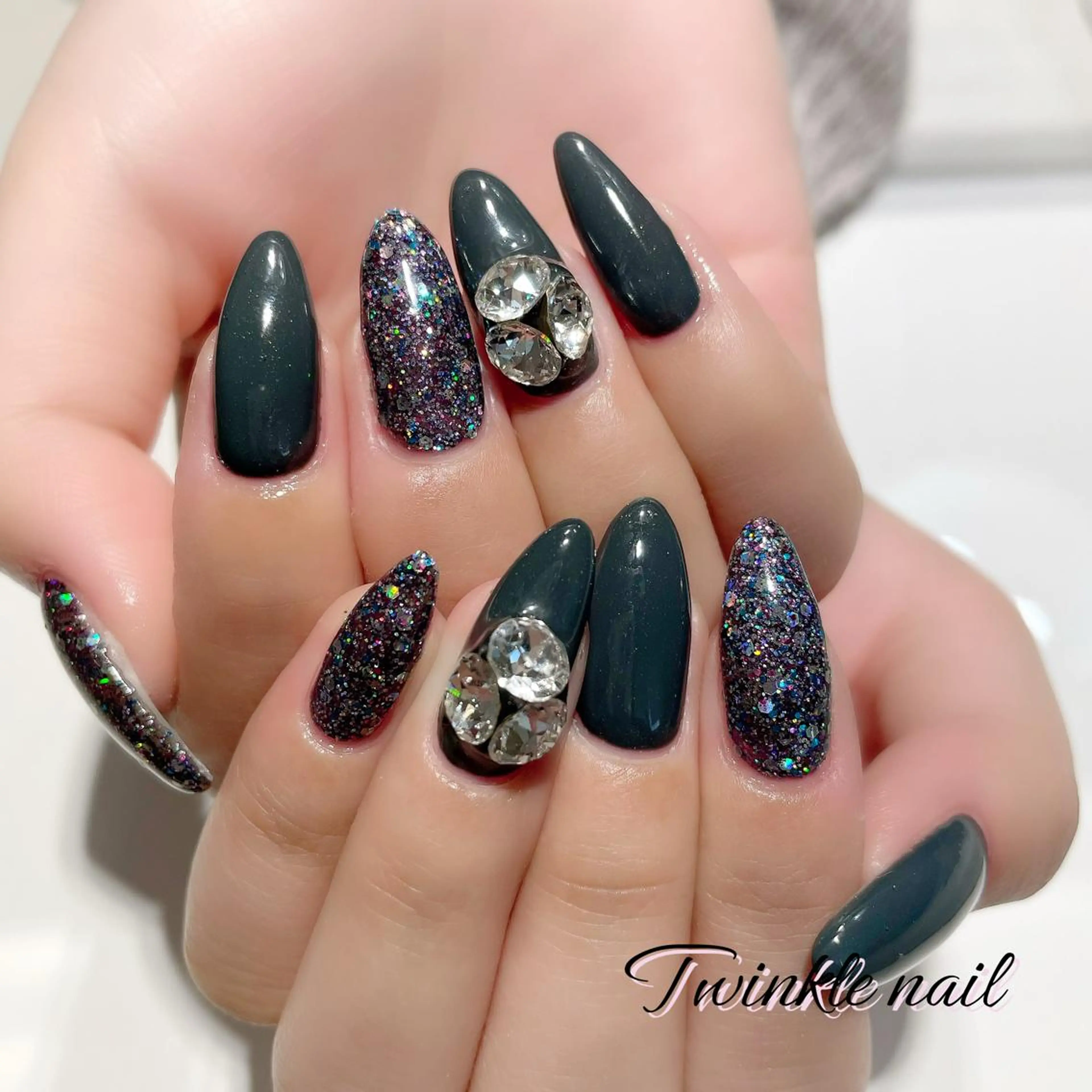 ネイル ハンドネイル ハンドケア 中井 綾香の眉毛・アイブロウイメージ