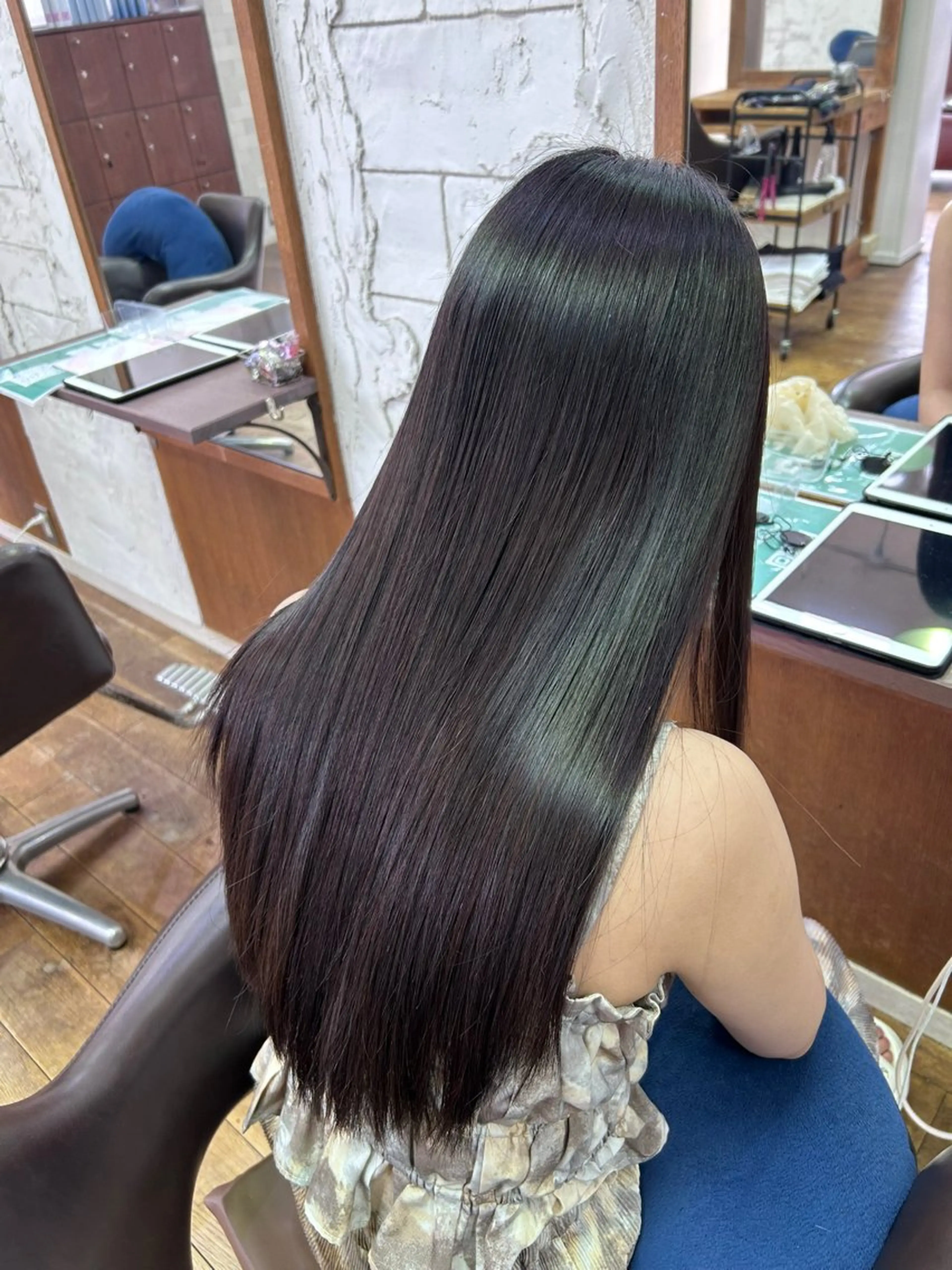 ロング カット 縮毛矯正 トリートメント ハイトーン×艶カラー 🤍MIZUKIのヘアスタイル