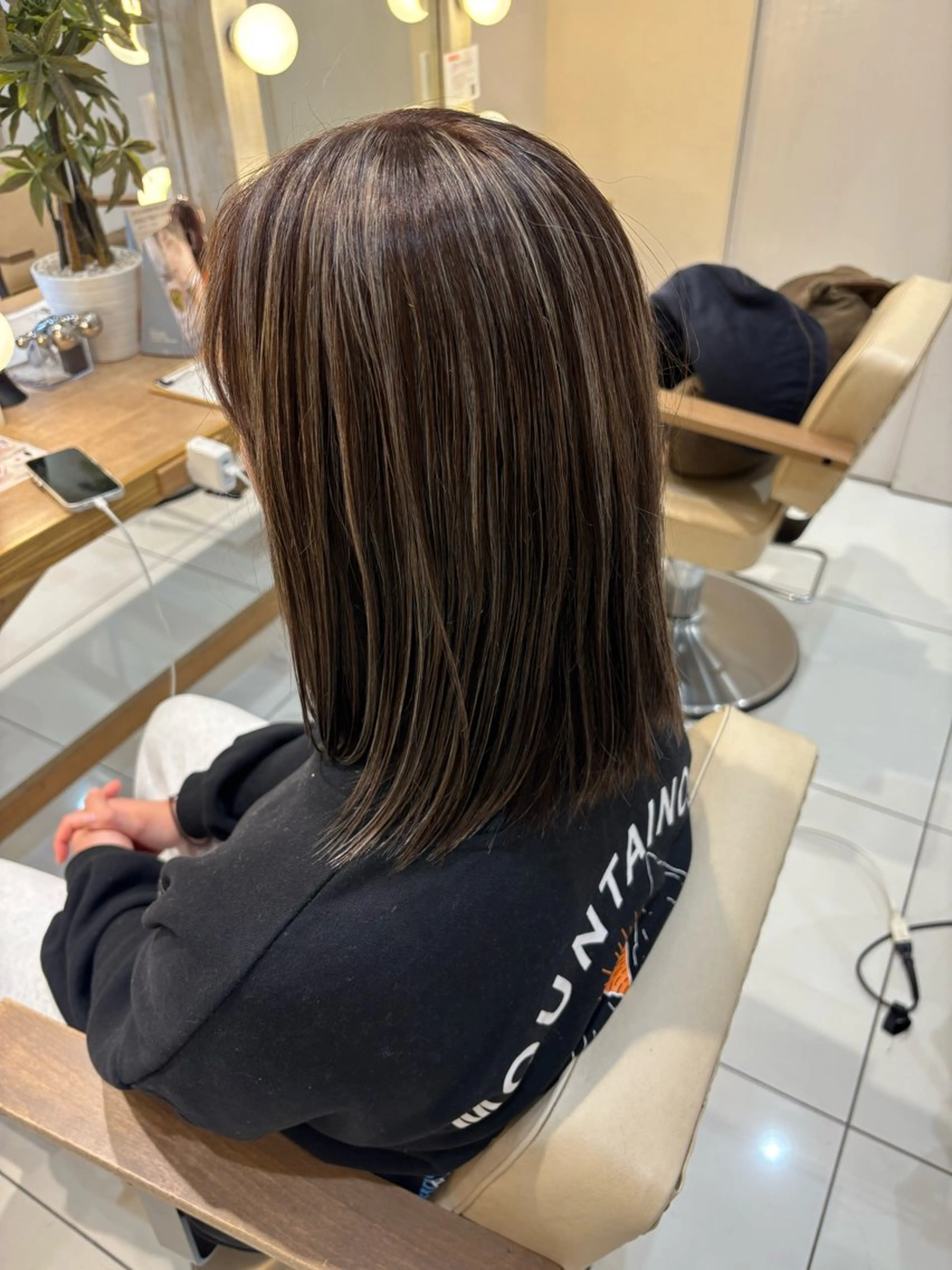 ミディアム カラー デザインカラー 本厚木パーマ＆ブリー チ特化メンズショートのヘアスタイル