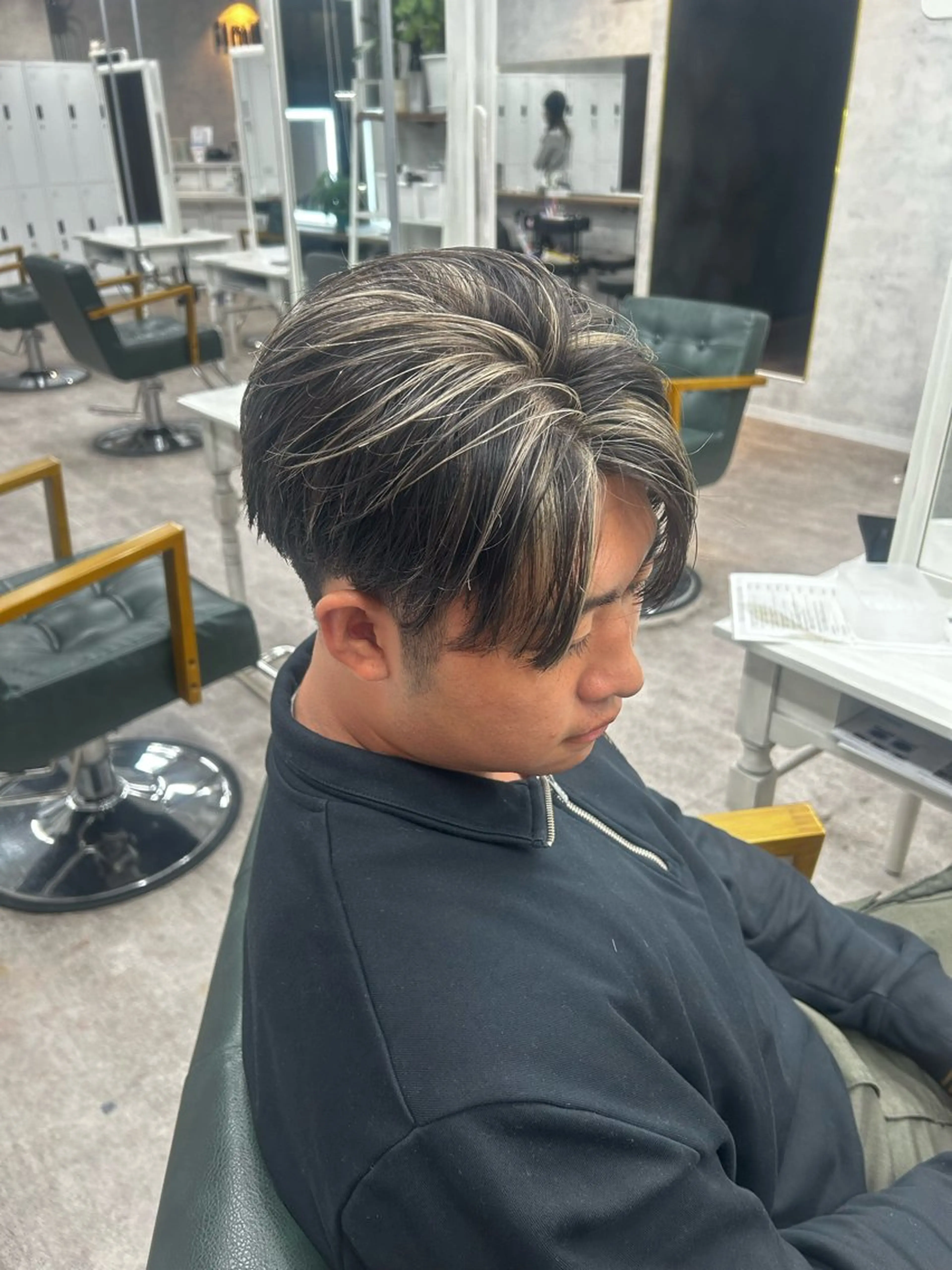 メンズ ヘアカラー limit ユイカ/ ハイトーンカラー💫のヘアスタイル