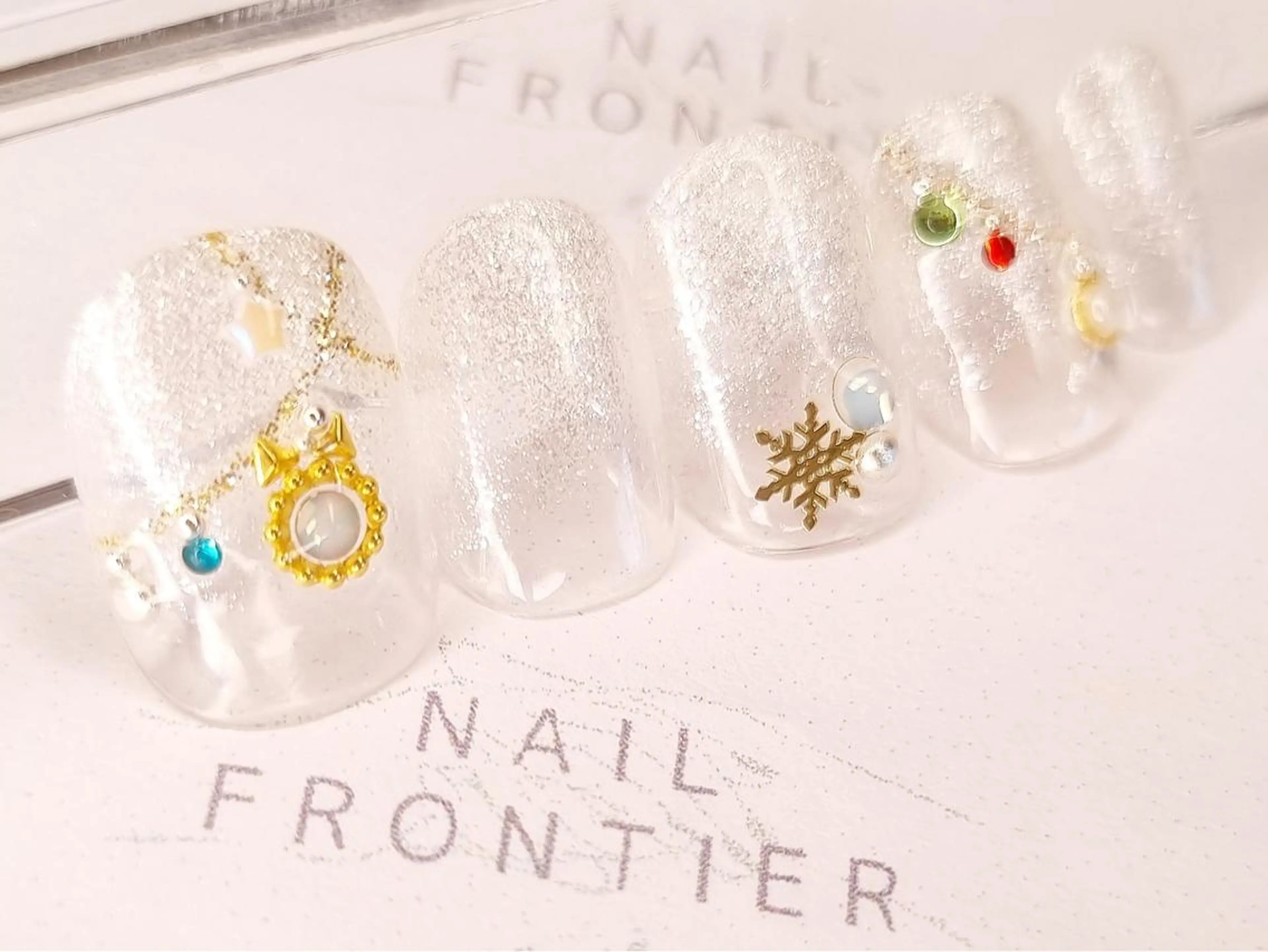 ネイル ジェルネイル オフィスネイル パラジェル 冬ネイル クリスマス 吉祥寺🌟 ネイルフロンティアのネイルデザイン
