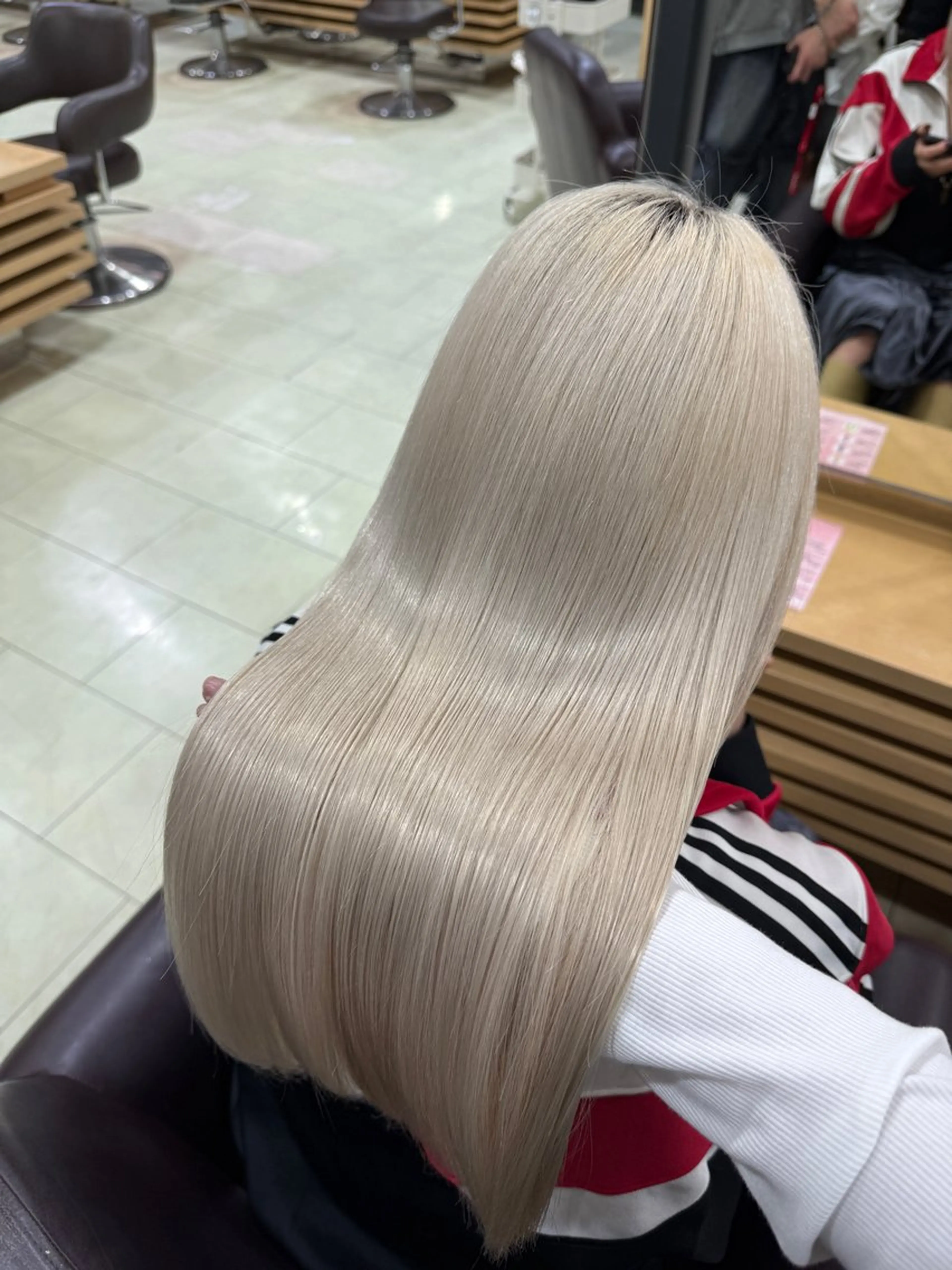 ⛓️‍💥No.3人気メニュー⛓️‍💥ブリーチ＋カラー＋トリートメント🫧の写真