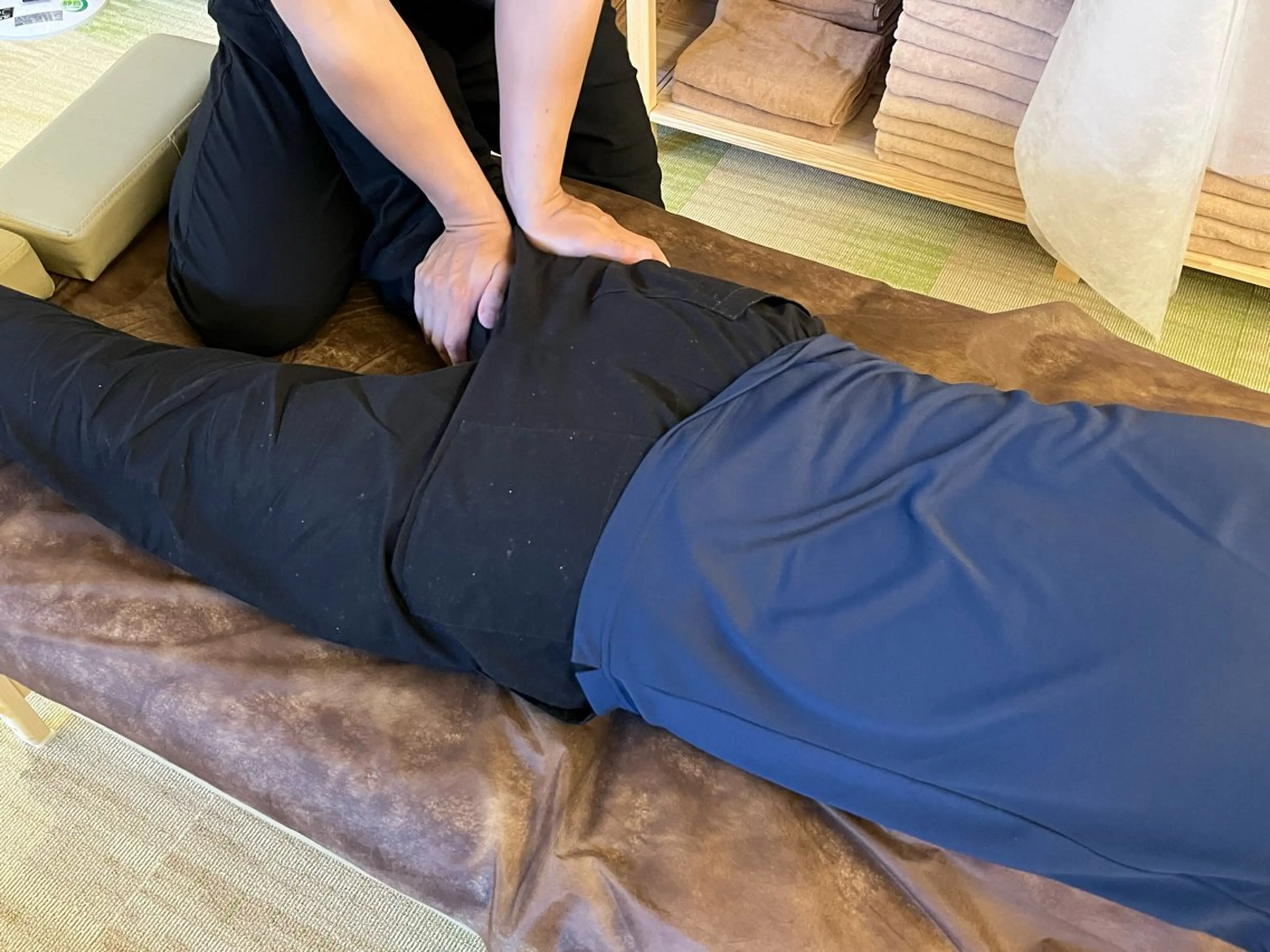 【リラクゼーションマッサージ】手で全身もみほぐし  120分の写真