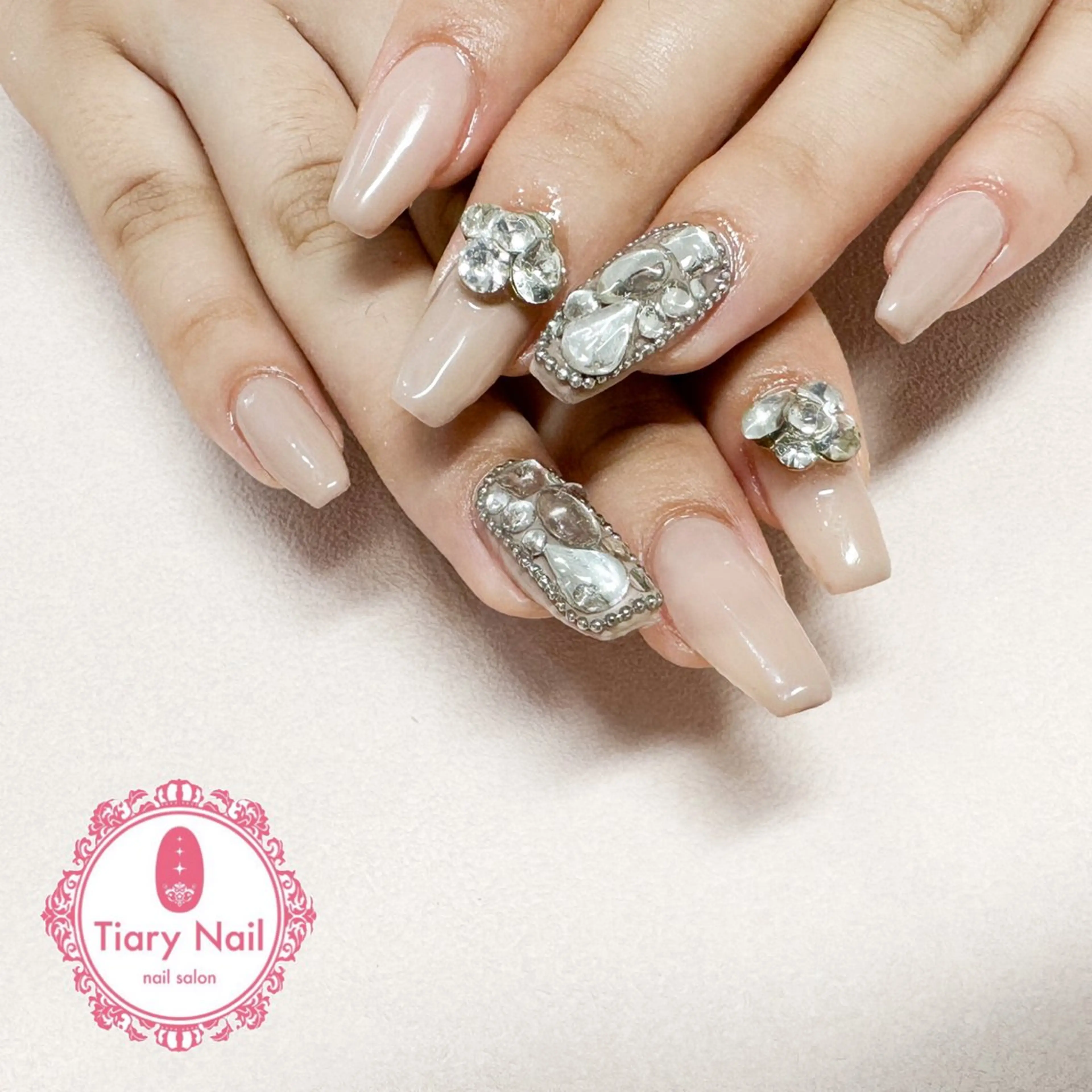 ネイル tiarynail K K🐼のネイルデザイン