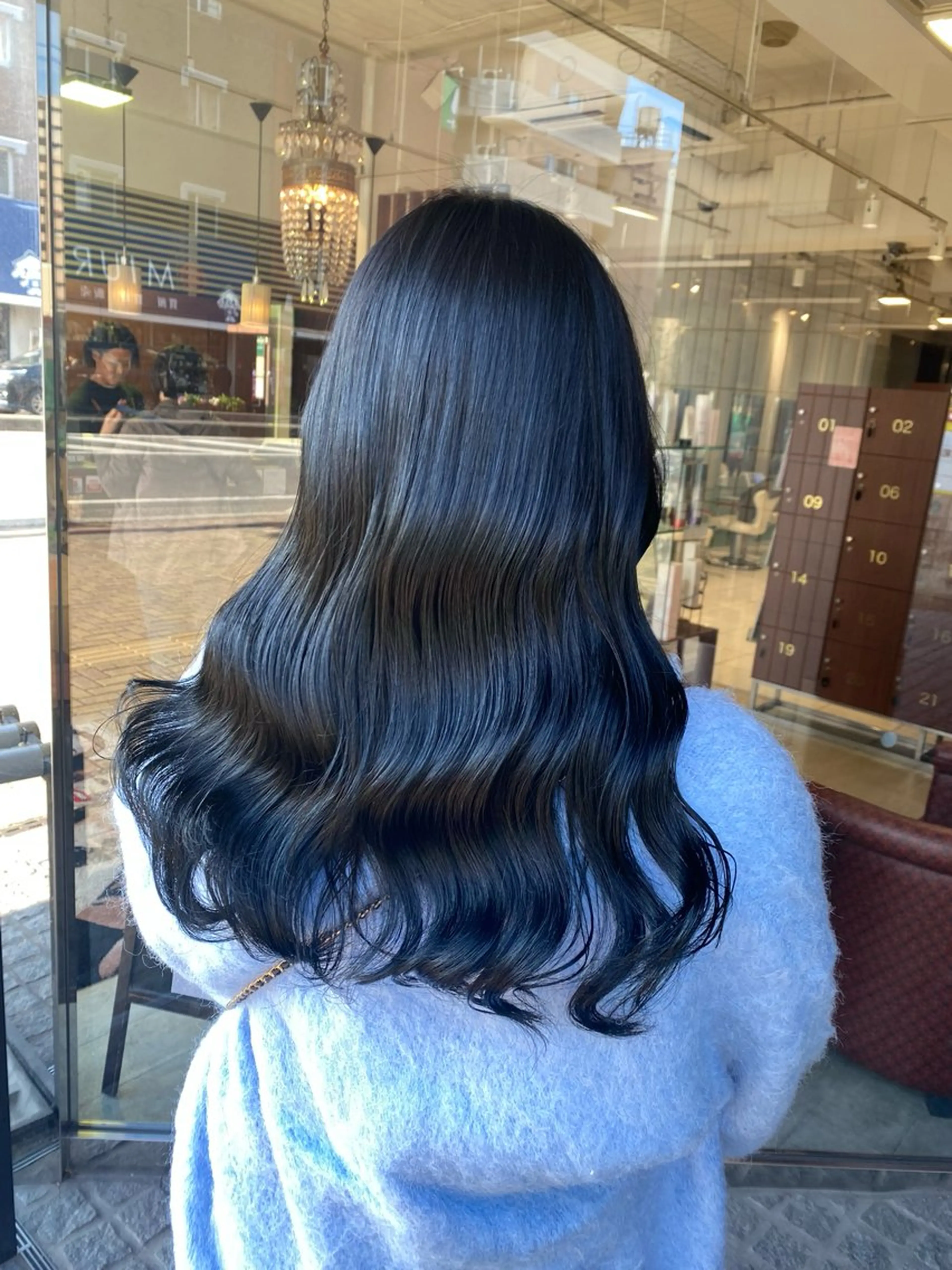 ロング カラー 黒髪 ブルーカラー ブルーブラック 🍒ブリーチカラー 🍊暖水 まりあのヘアスタイル