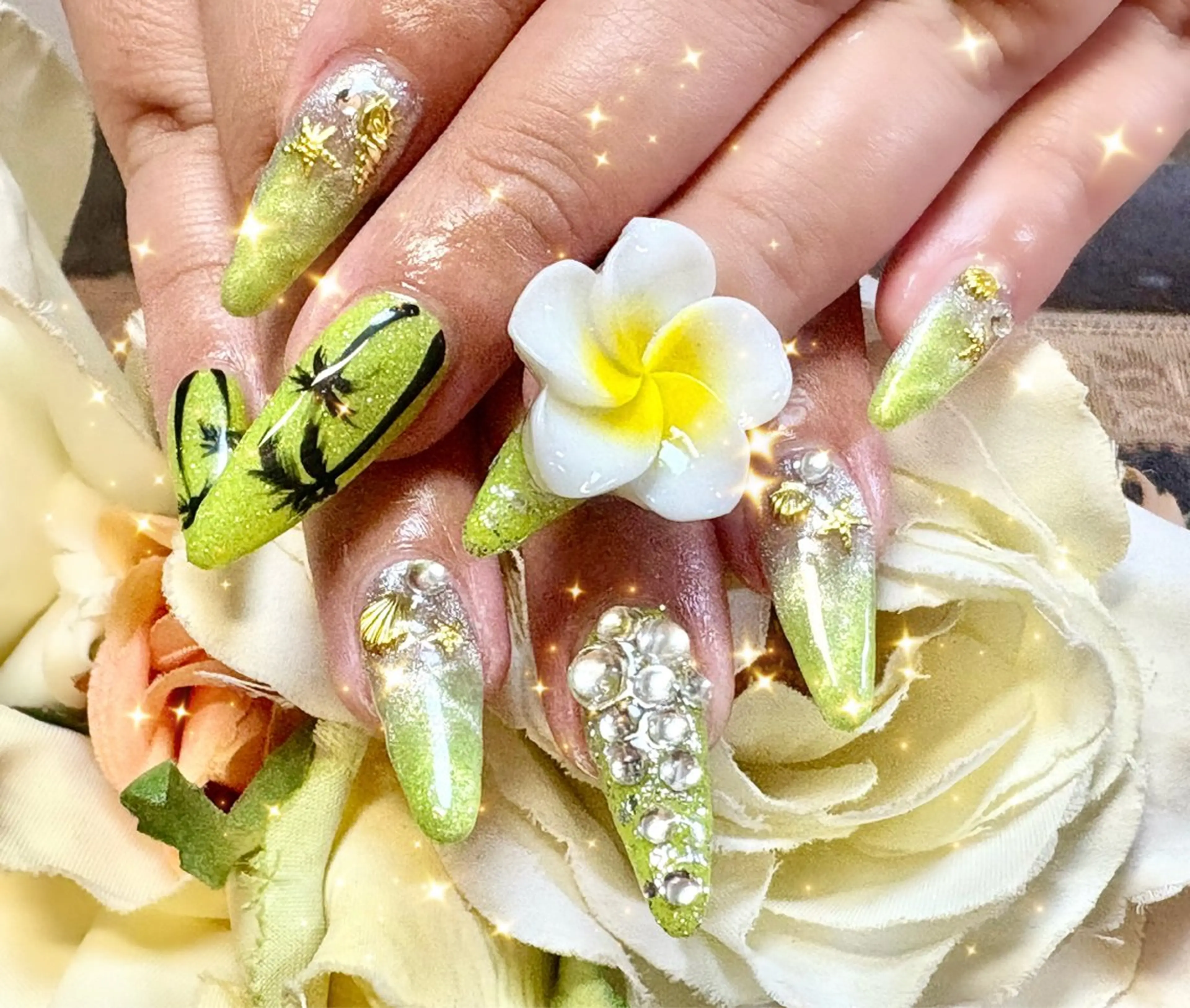 セミロング サロンドラフィーユ LAFEUILLEのネイルデザイン