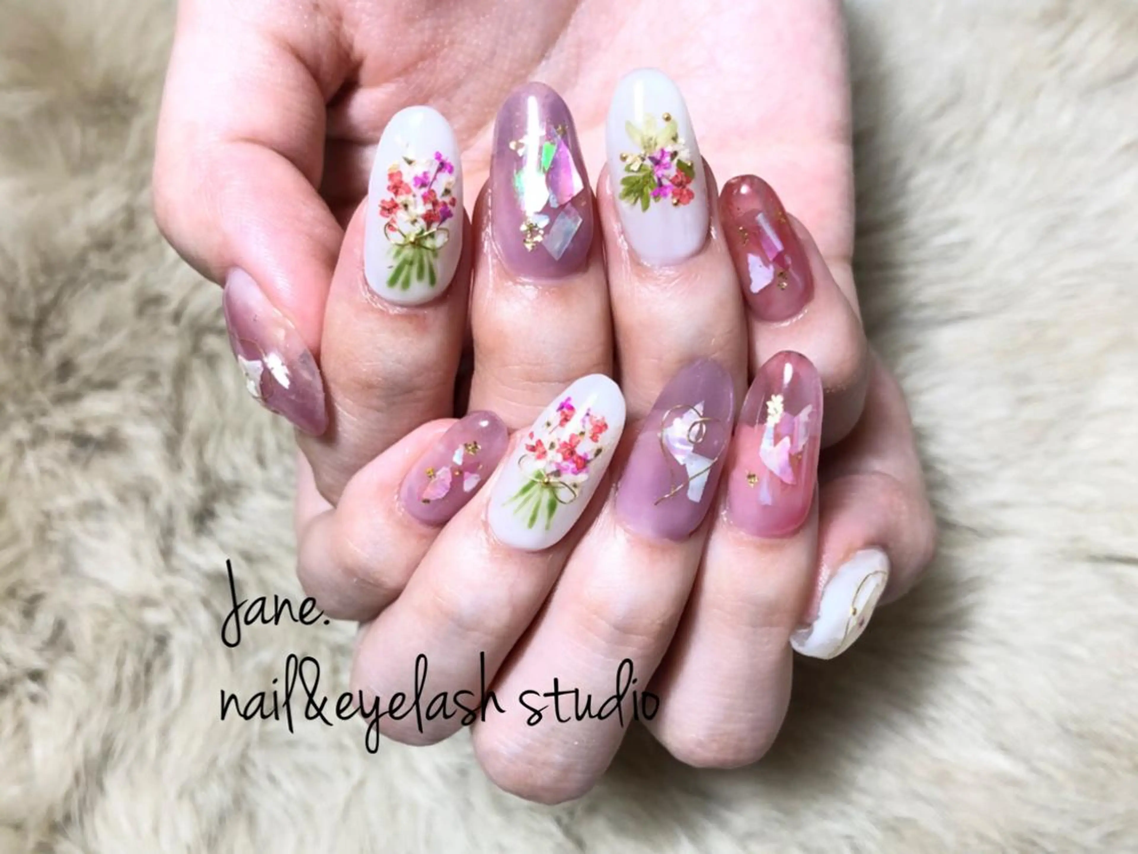 ネイル Yakko pas á pasのネイルデザイン