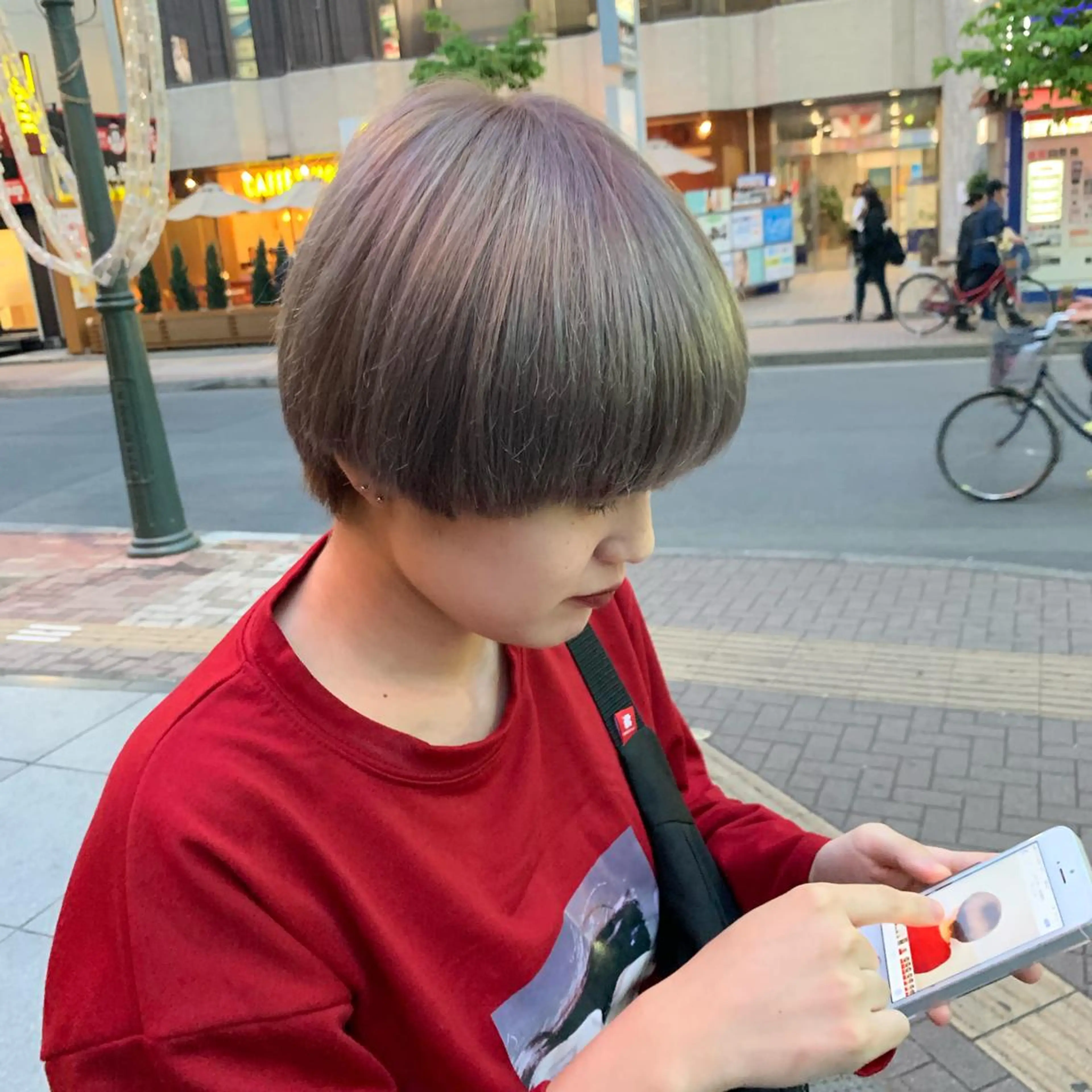 ショート カラー ブリーチ ブルーカラー AMI ウルフパーマ/メンズのヘアスタイル