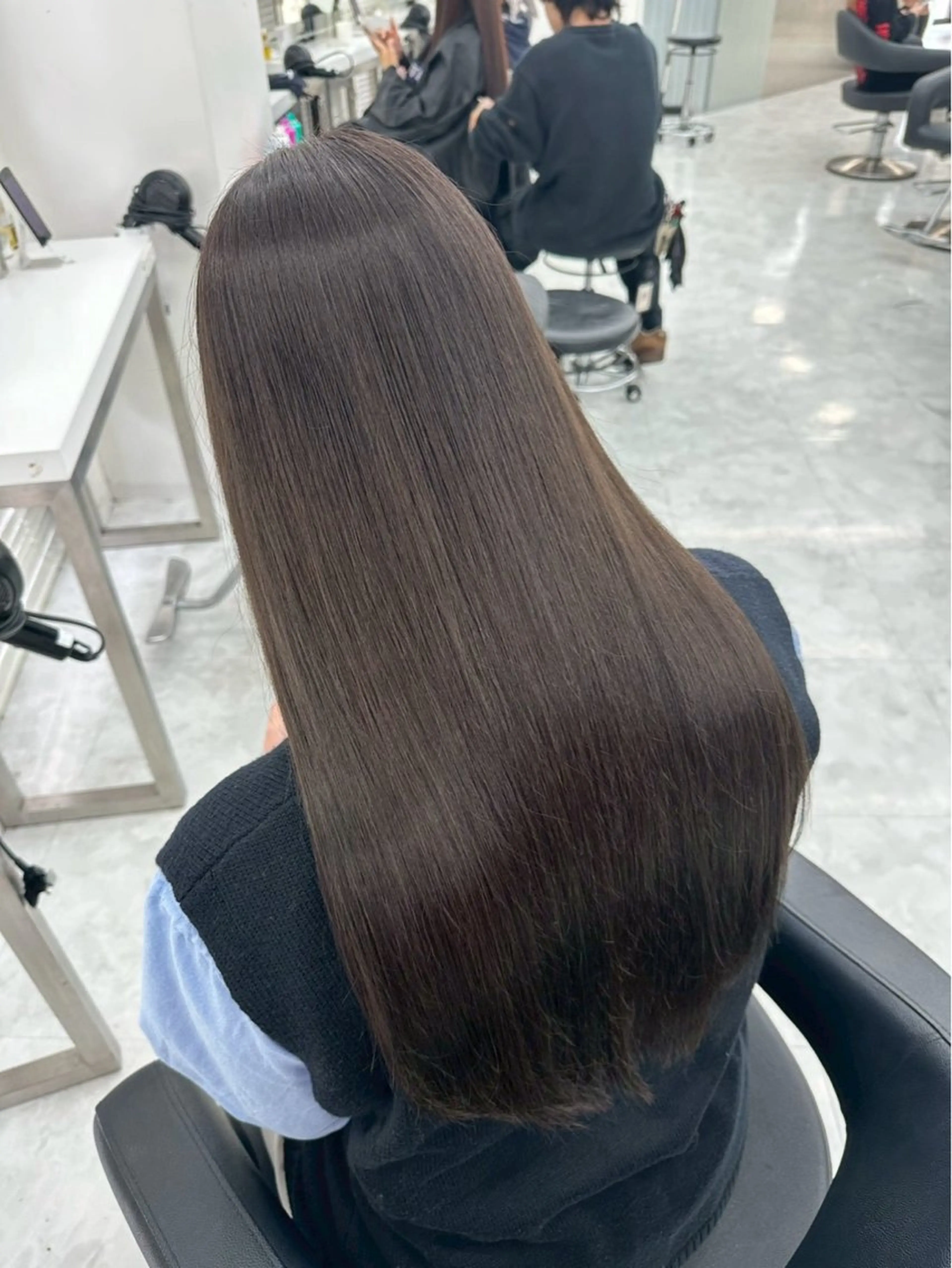 ロング カラー Natsumi / 透明感艶カラーのヘアスタイル