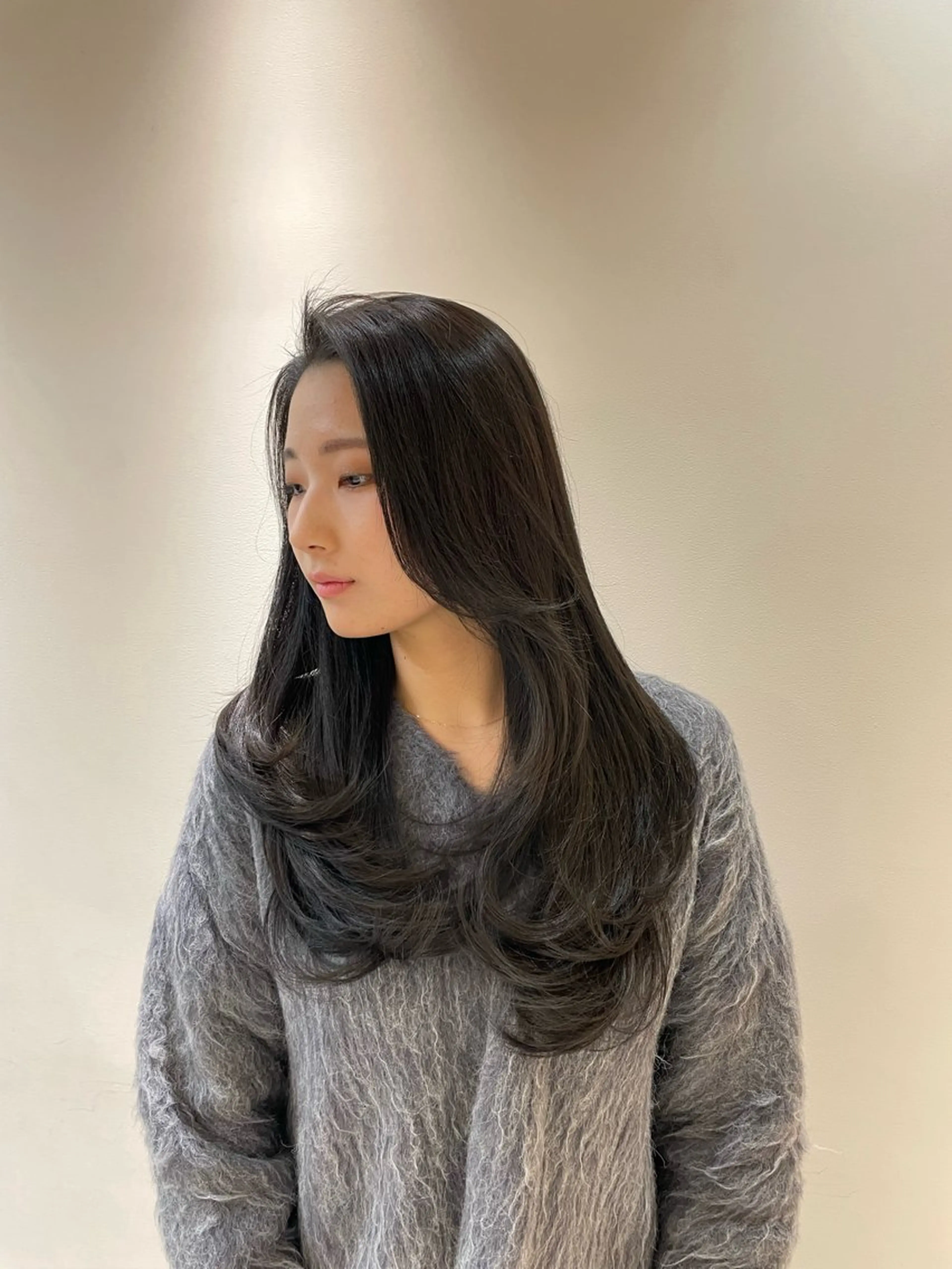 ロング カラー 岡本 七星のヘアスタイル