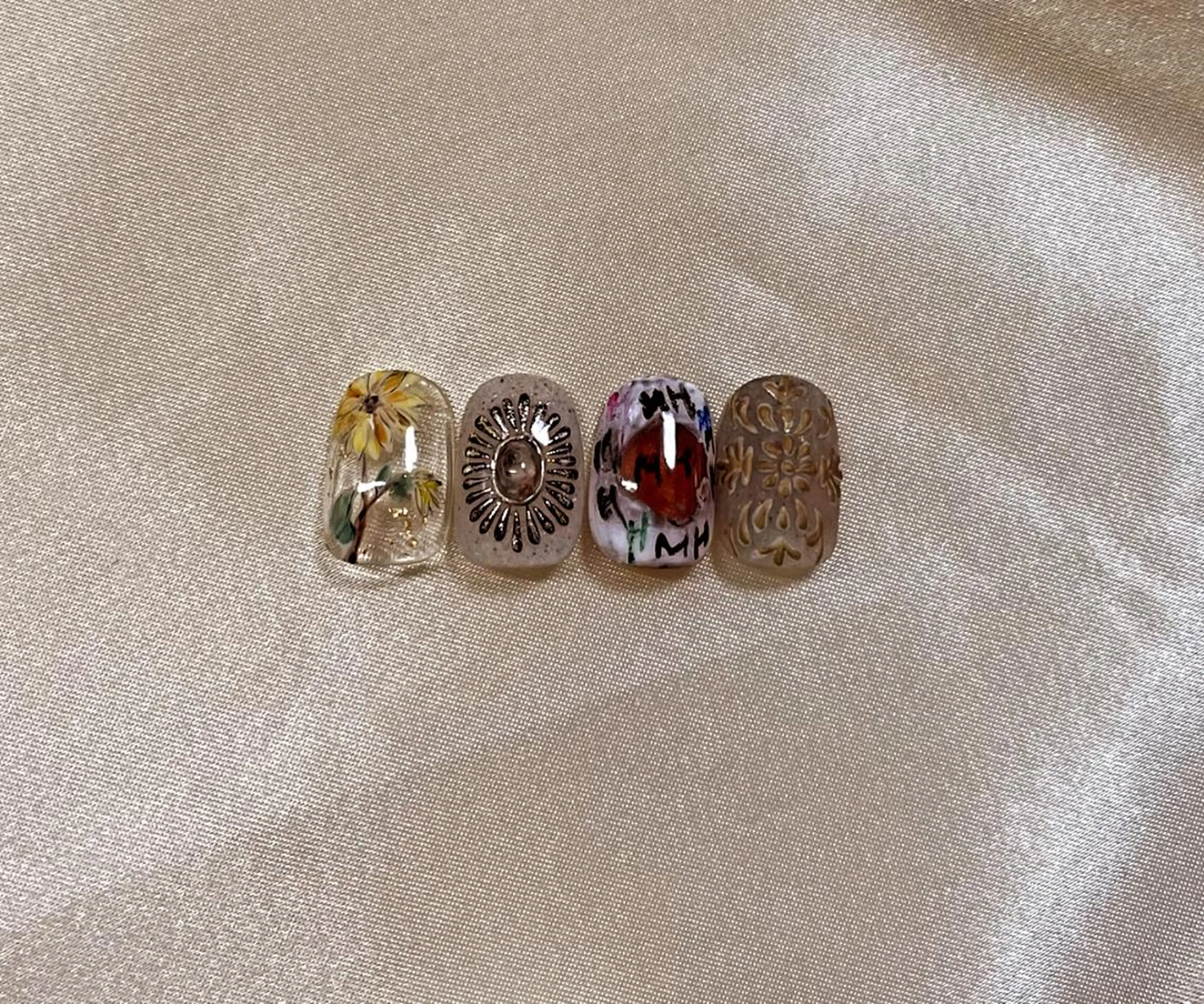 ネイル MH_ Nailのネイルデザイン