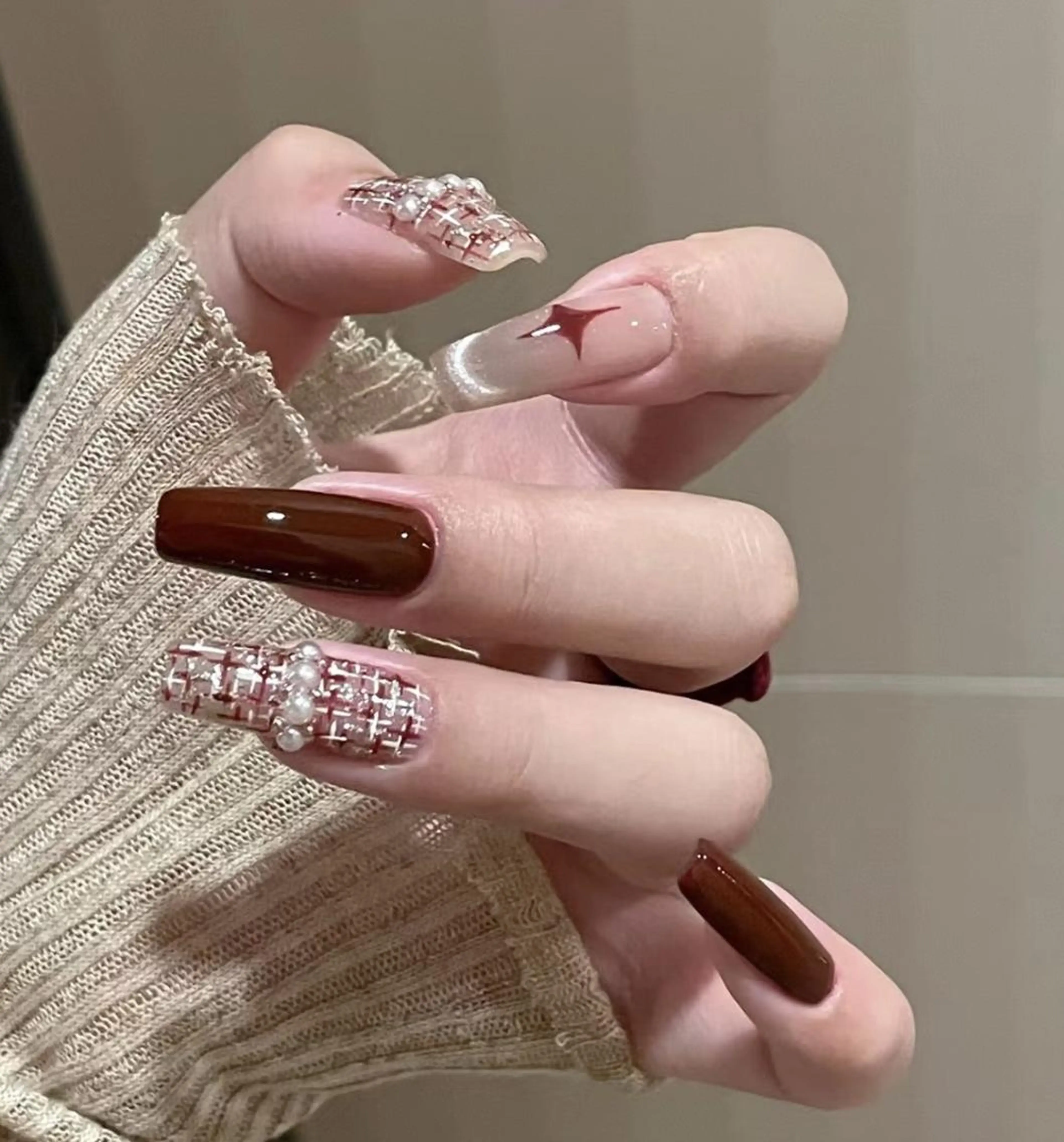 ネイル AB マツエクネイルサロンのネイルデザイン