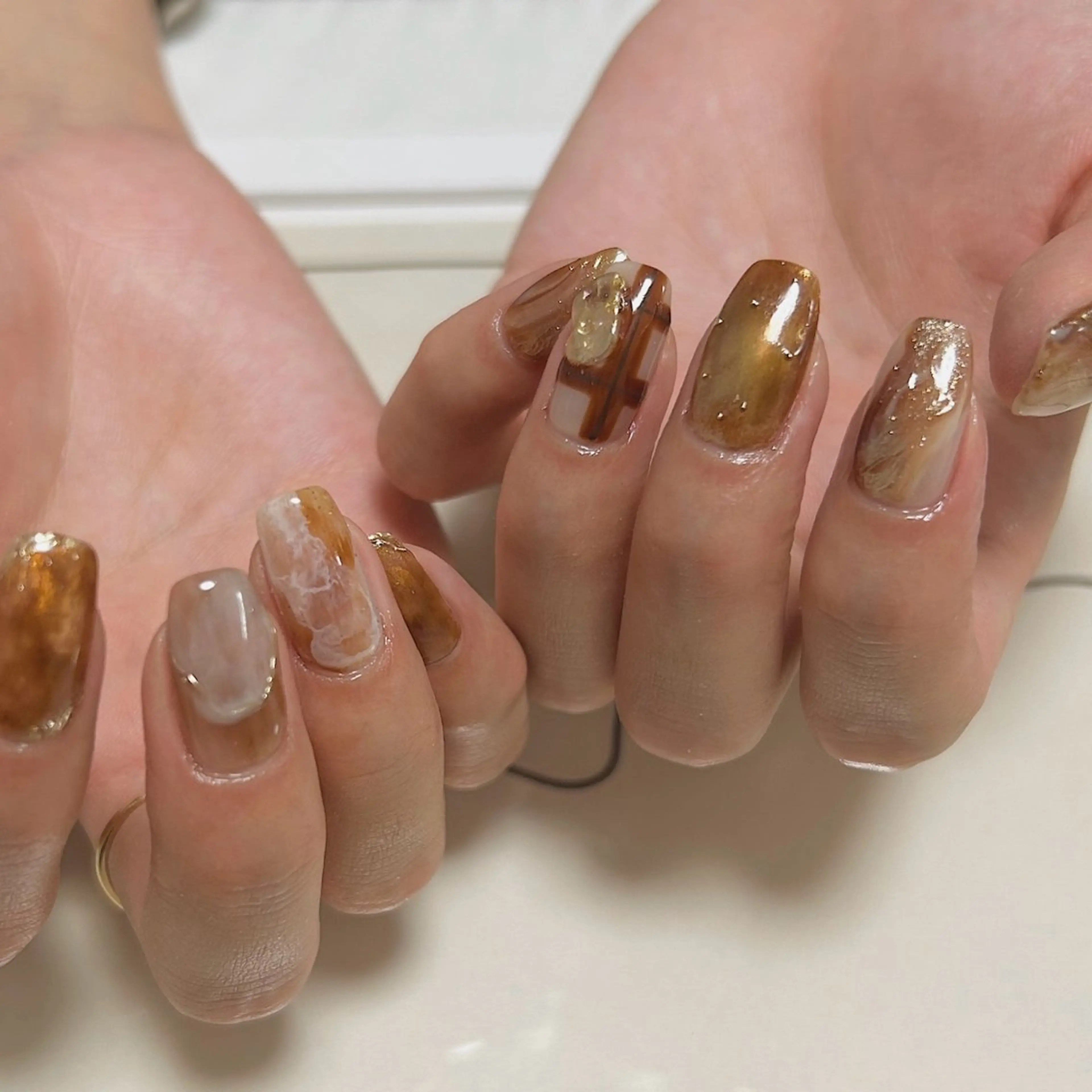 ネイル ブラウン フレンチネイル マグネットネイル ニュアンスネイル オフィスネイル ハンドネイル Lull ネイル/ HBL/ハンドケアのネイルデザイン