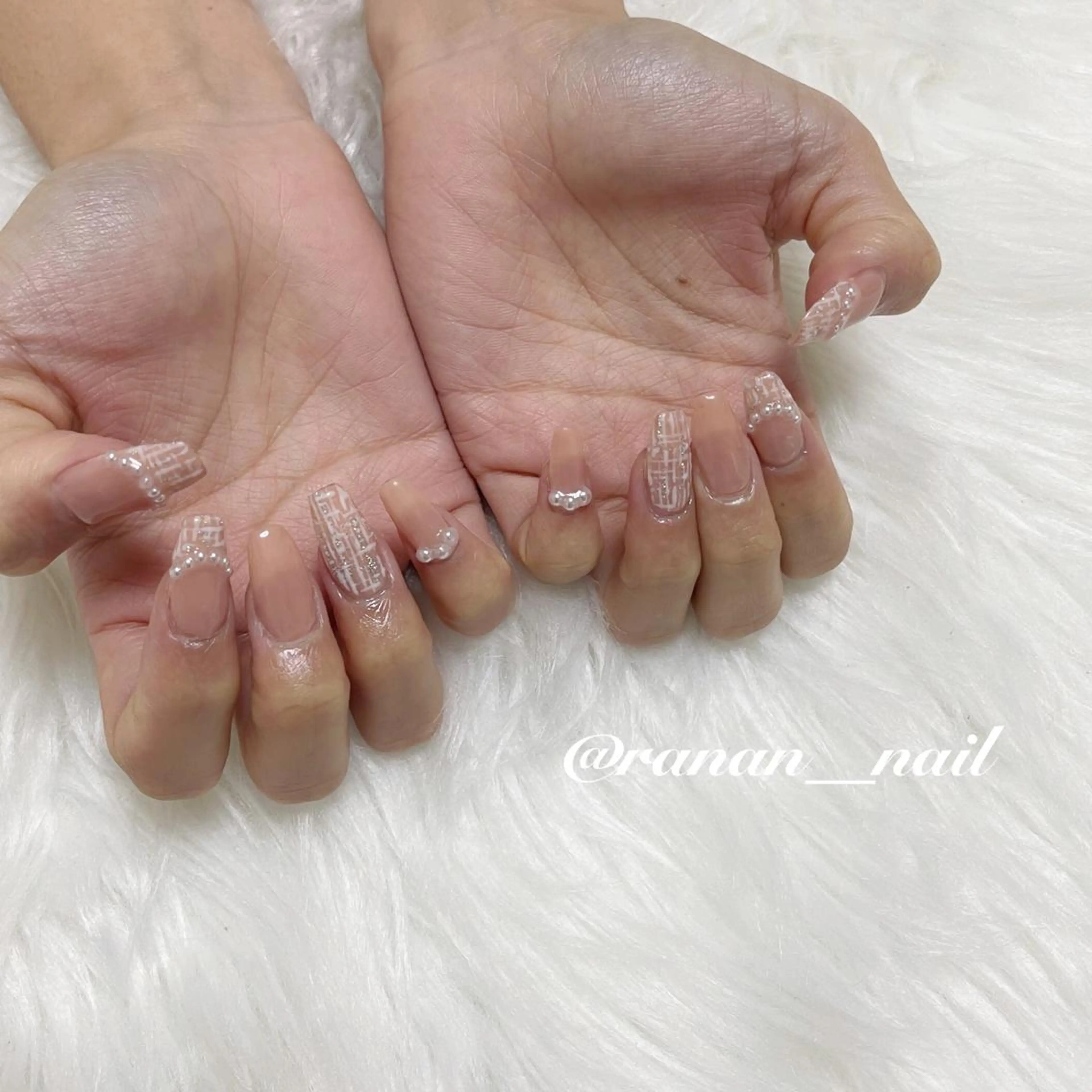 ネイル 𝓇𝒶𝓃𝒶𝓃 𝓃𝒶𝒾𝓁のネイルデザイン