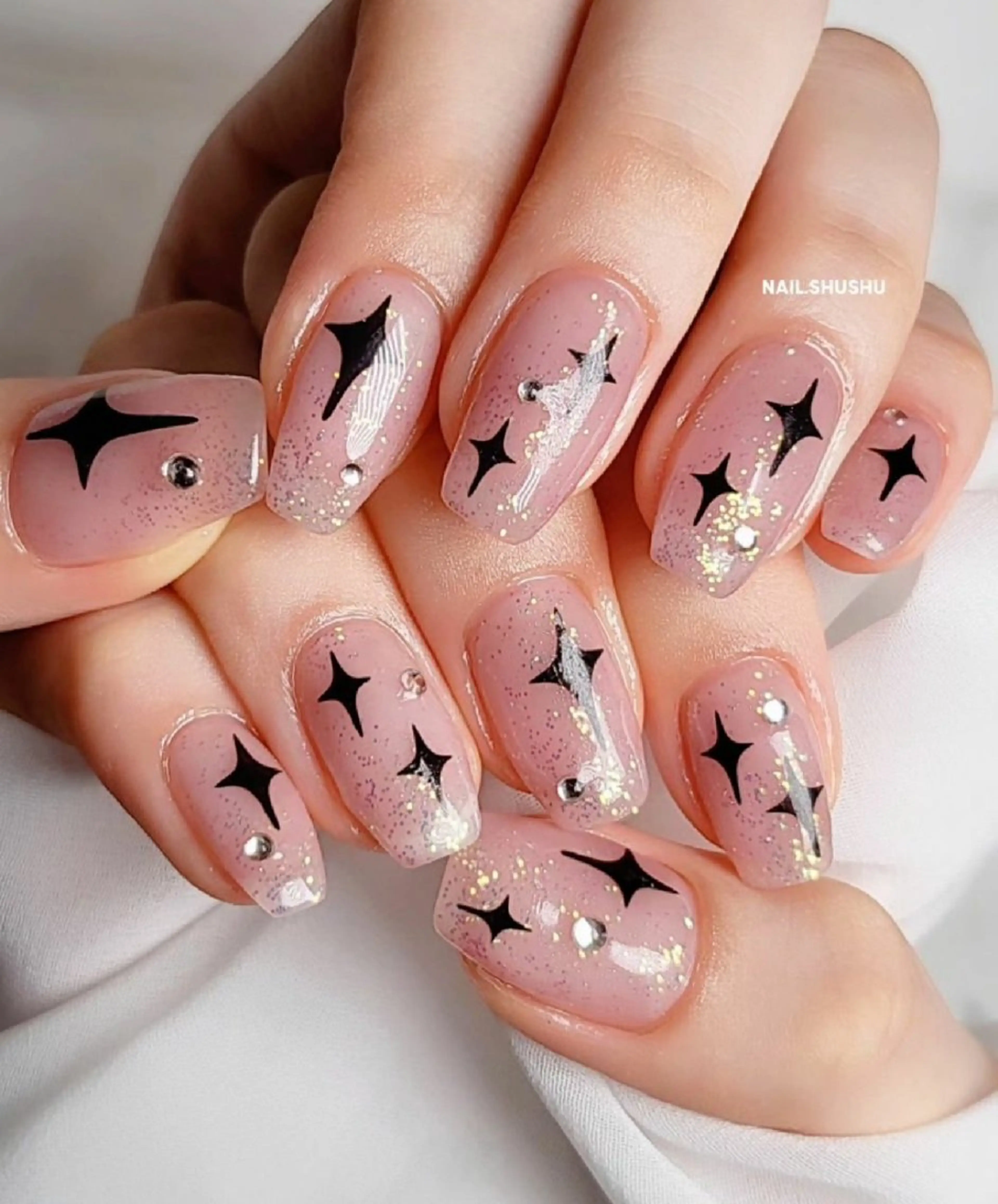 ネイル 持ち込み ニュアンスネイル ワンカラーネイル シンプルネイル 夏ネイル 3dパーツ/流行り 👧shushu❤️のネイルデザイン