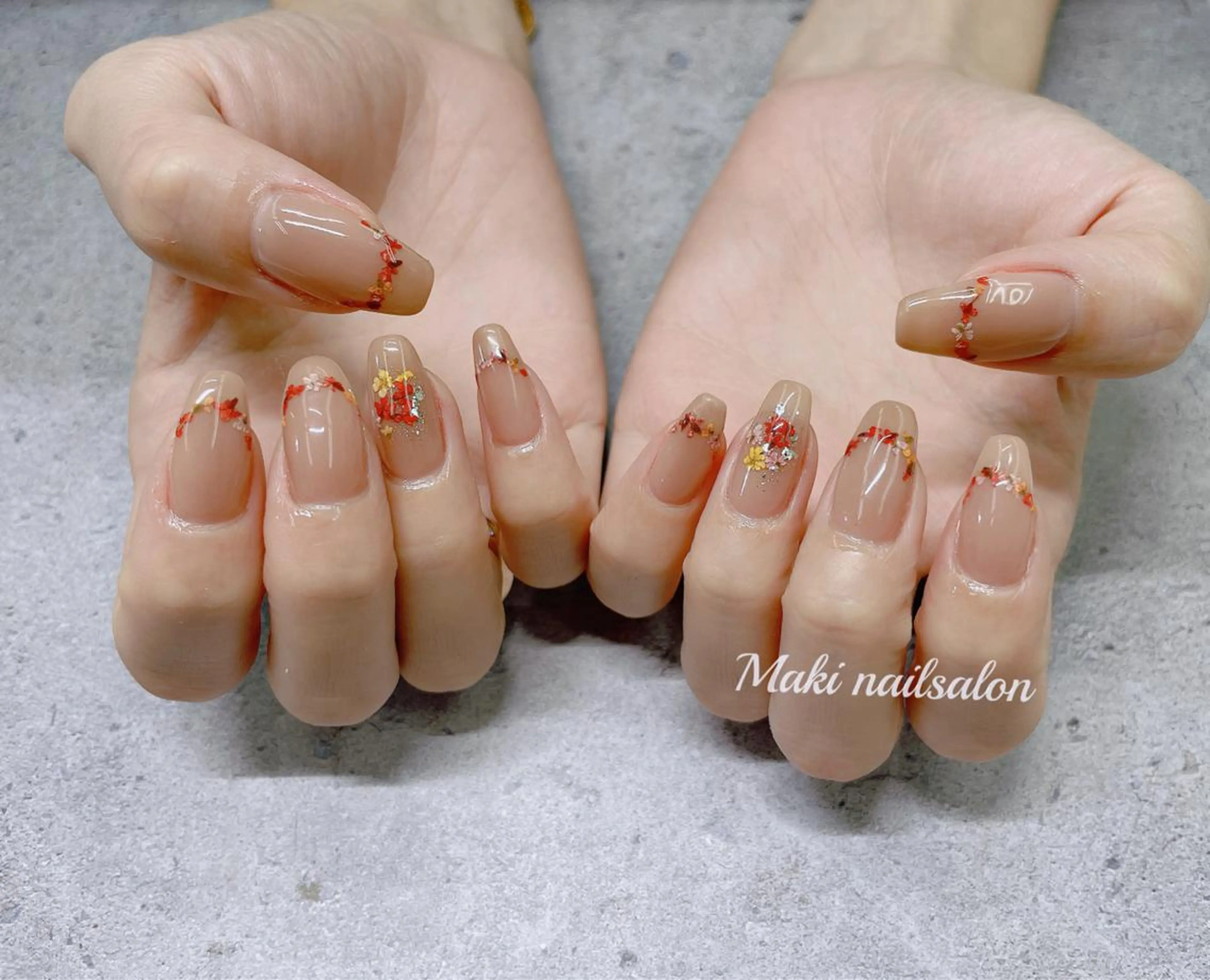 ネイル ハンドネイル マキ ネイルサロンのネイルデザイン