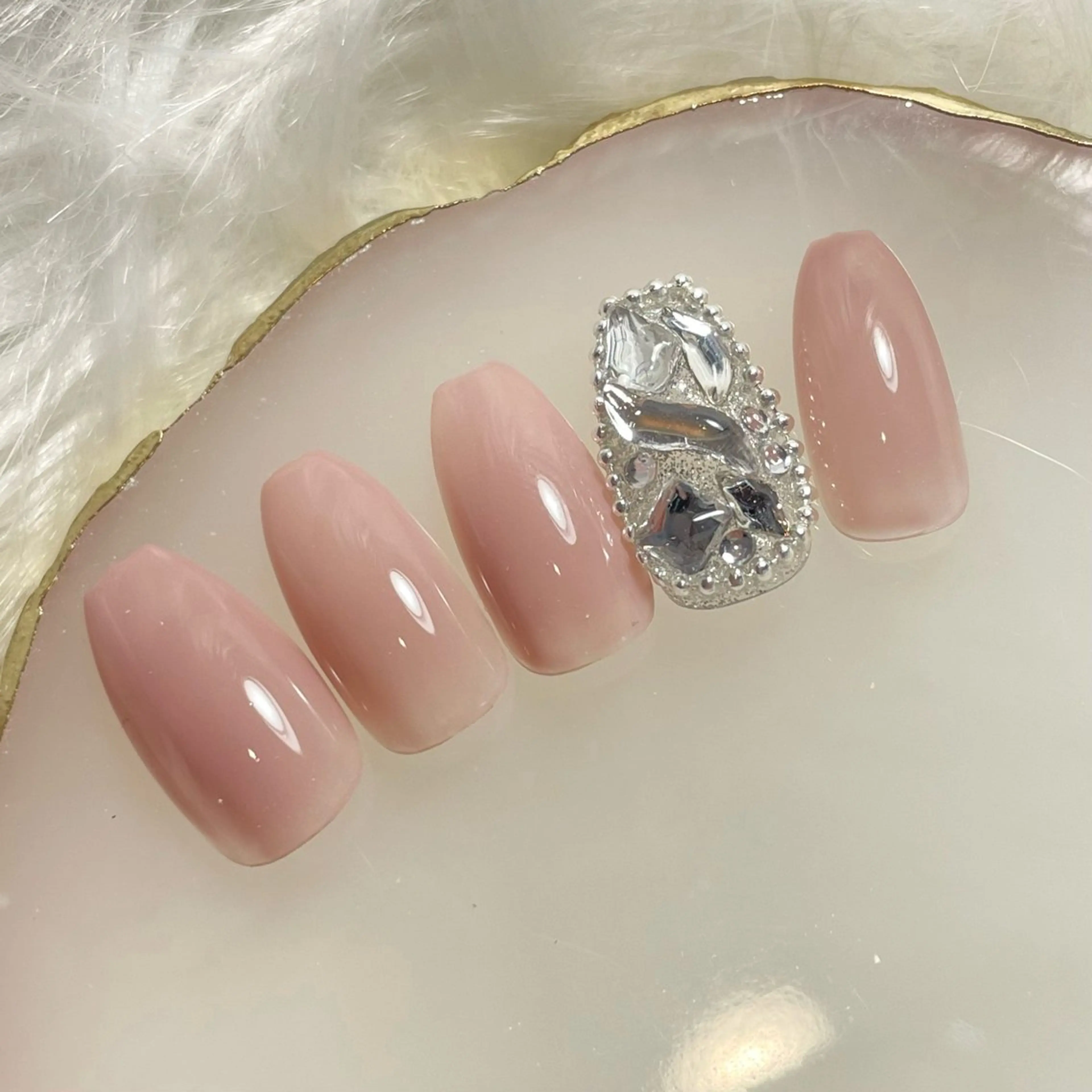 ネイル neige Kouzukiのネイルデザイン