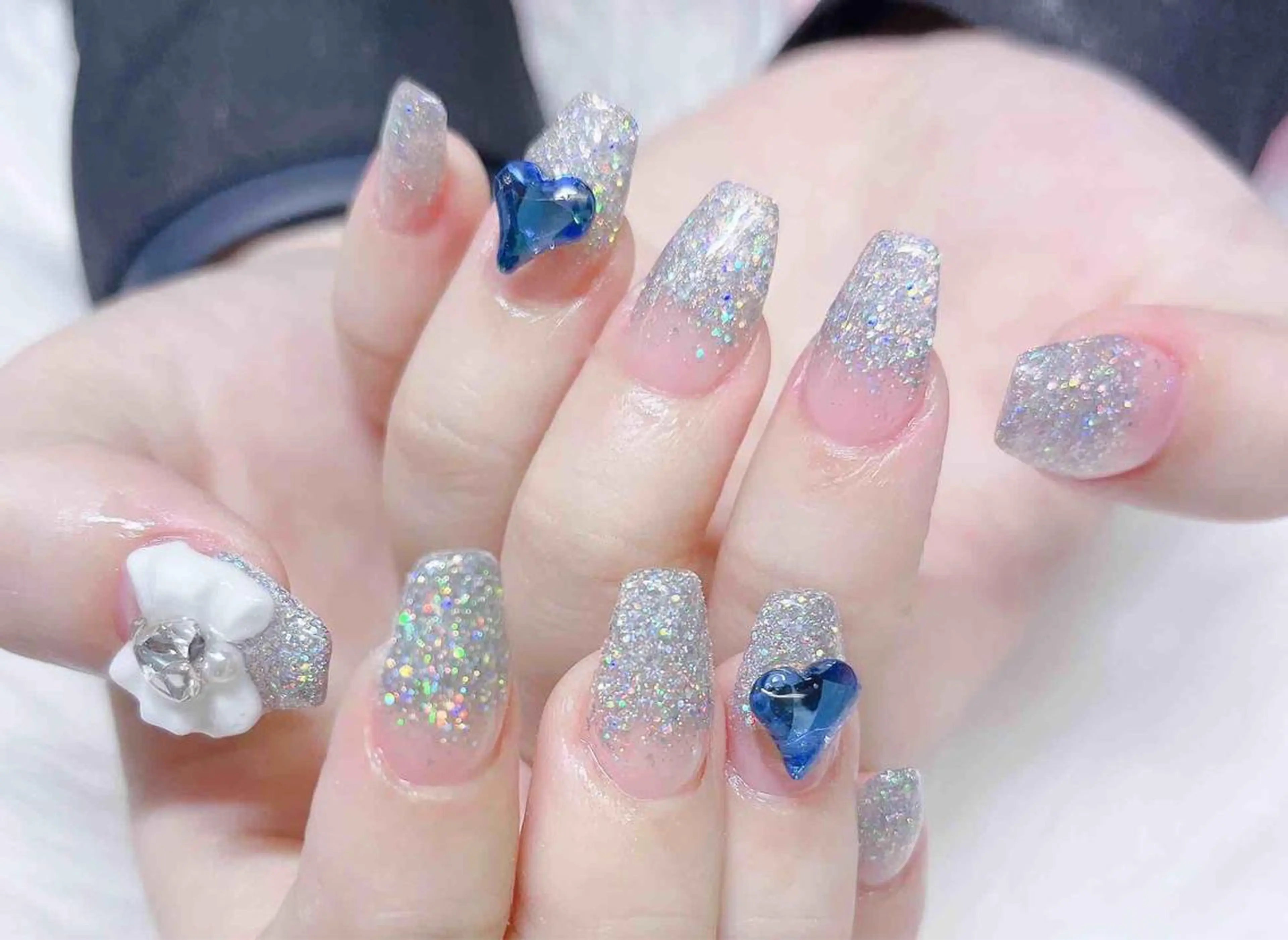 ネイル ハンドネイル MoonNail ユリ🌸のネイルデザイン