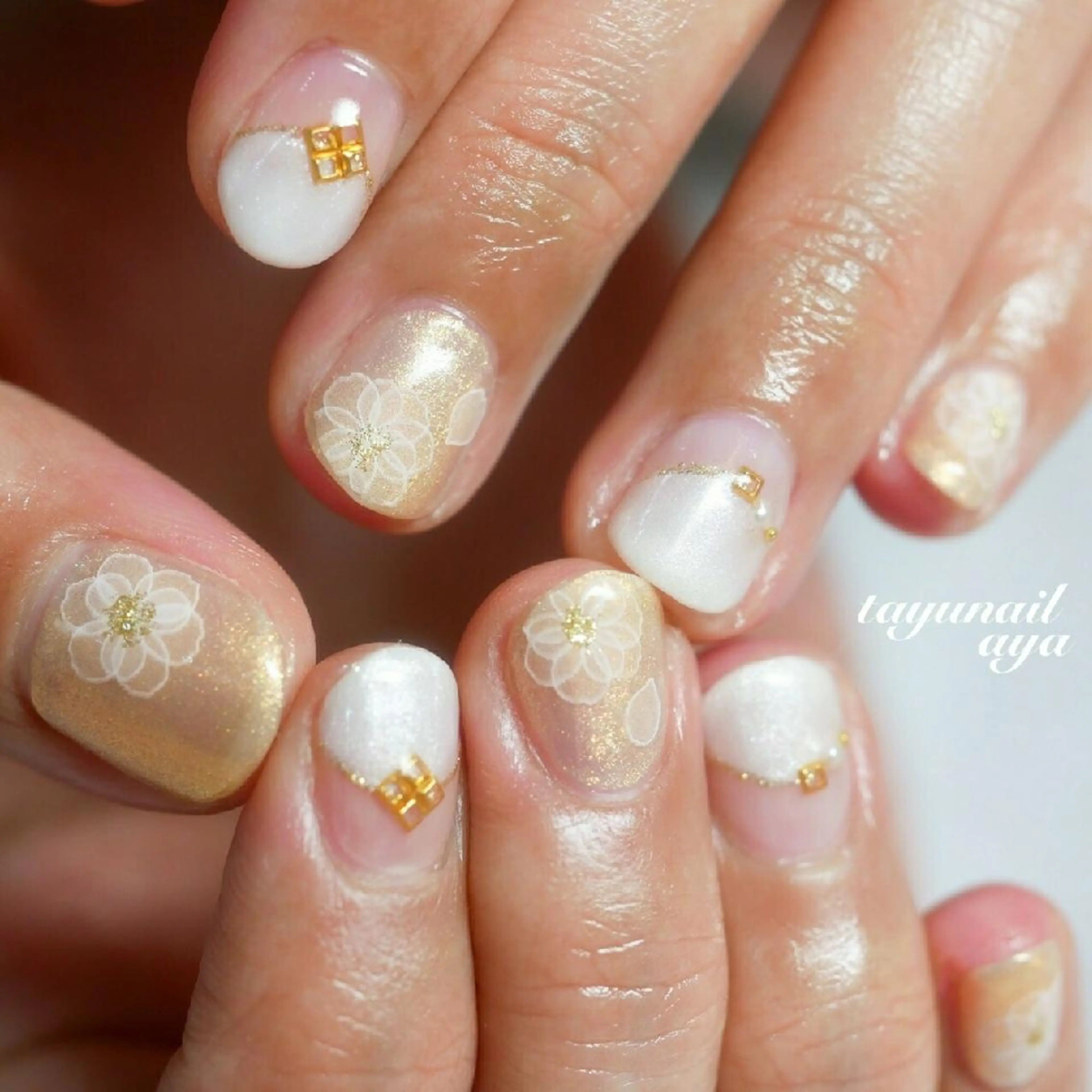 ネイル アートネイル ブルー フラワーネイル フレンチネイル ジェルネイル ネイルサロン 【たゆnail】のネイルデザイン