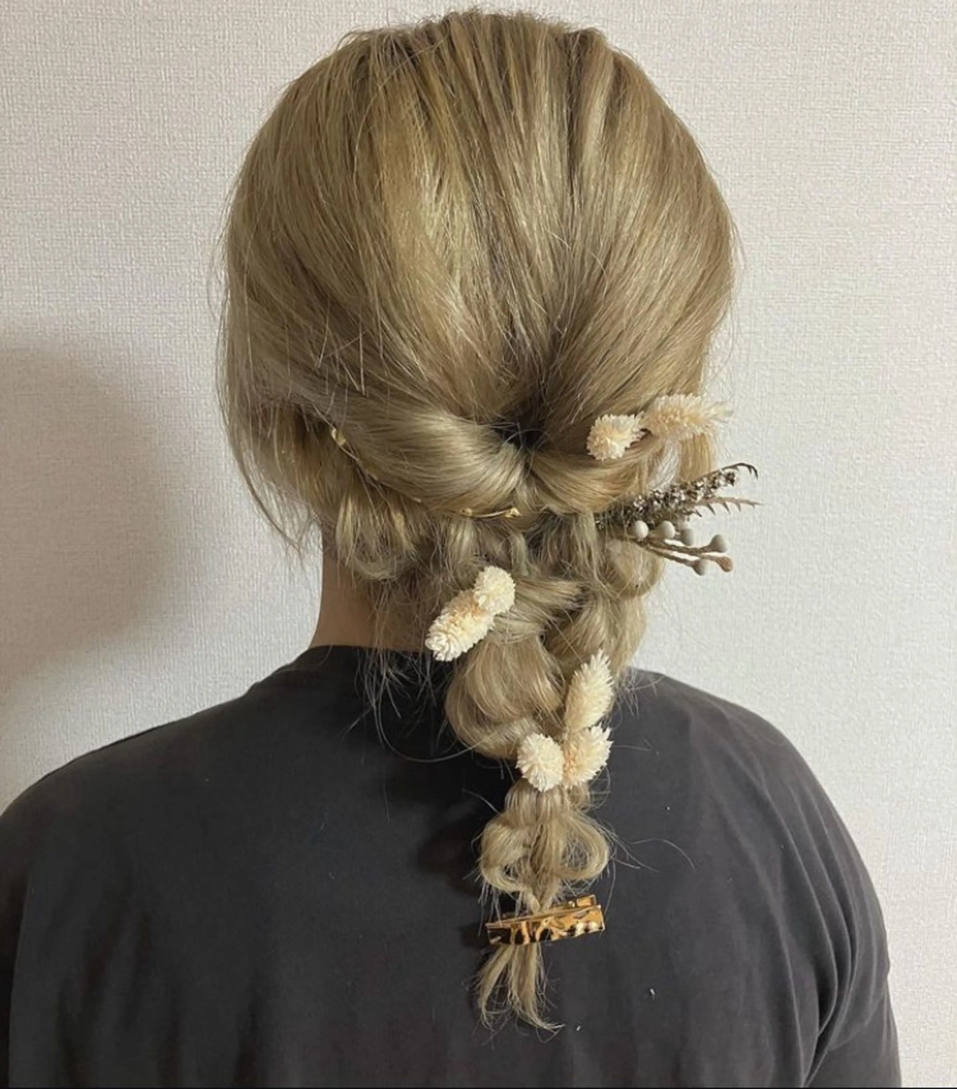 ヘアアレンジ 🦔Laulu 菅原綾乃のヘアスタイル