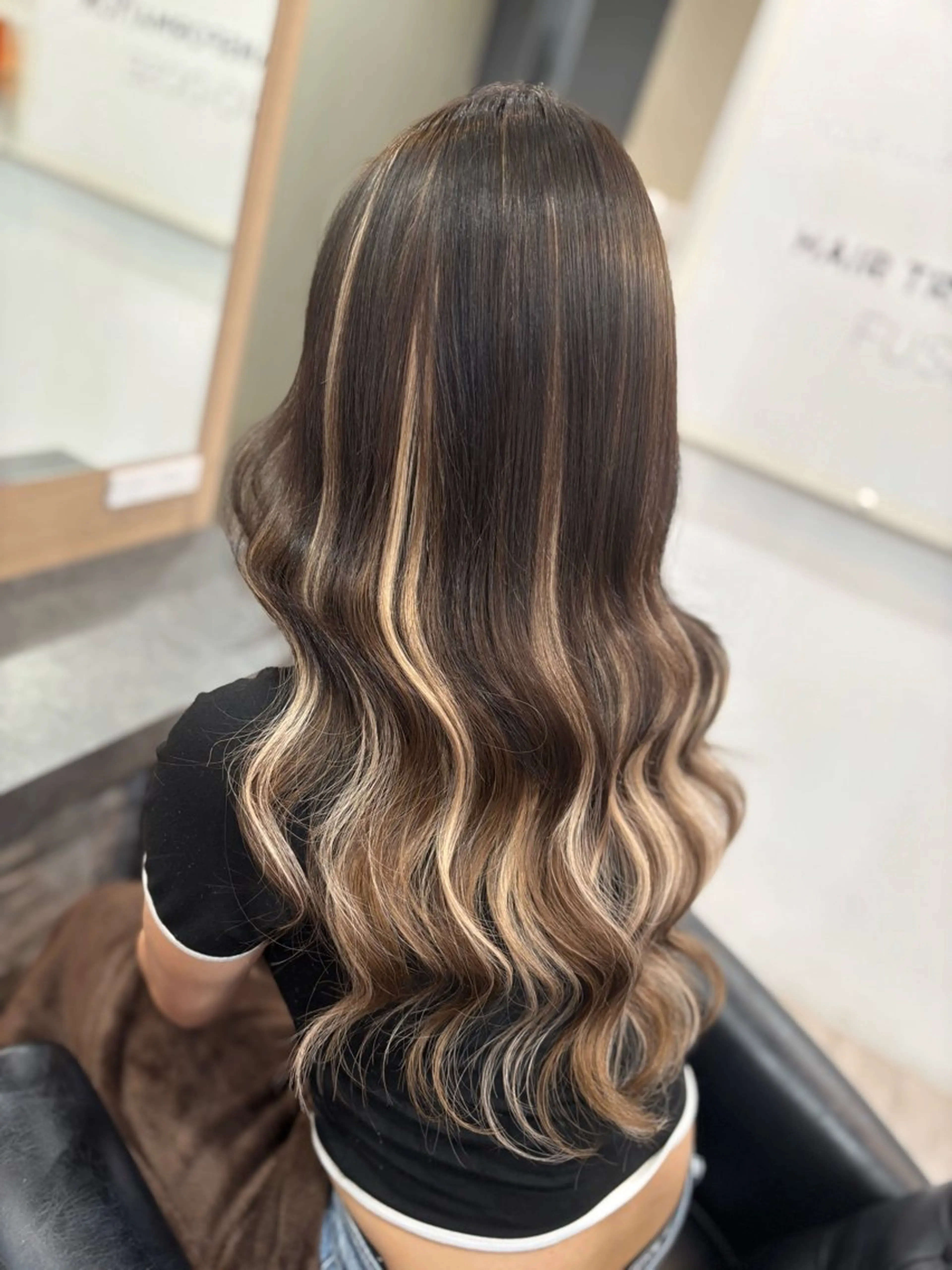 ロング カラー シールエクステ ブラウンカラー ハイライトカラー メッシュ エクステ ヘアカラー エクステ 横浜/エクステ特化× 艶カラー/あいかのヘアスタイル