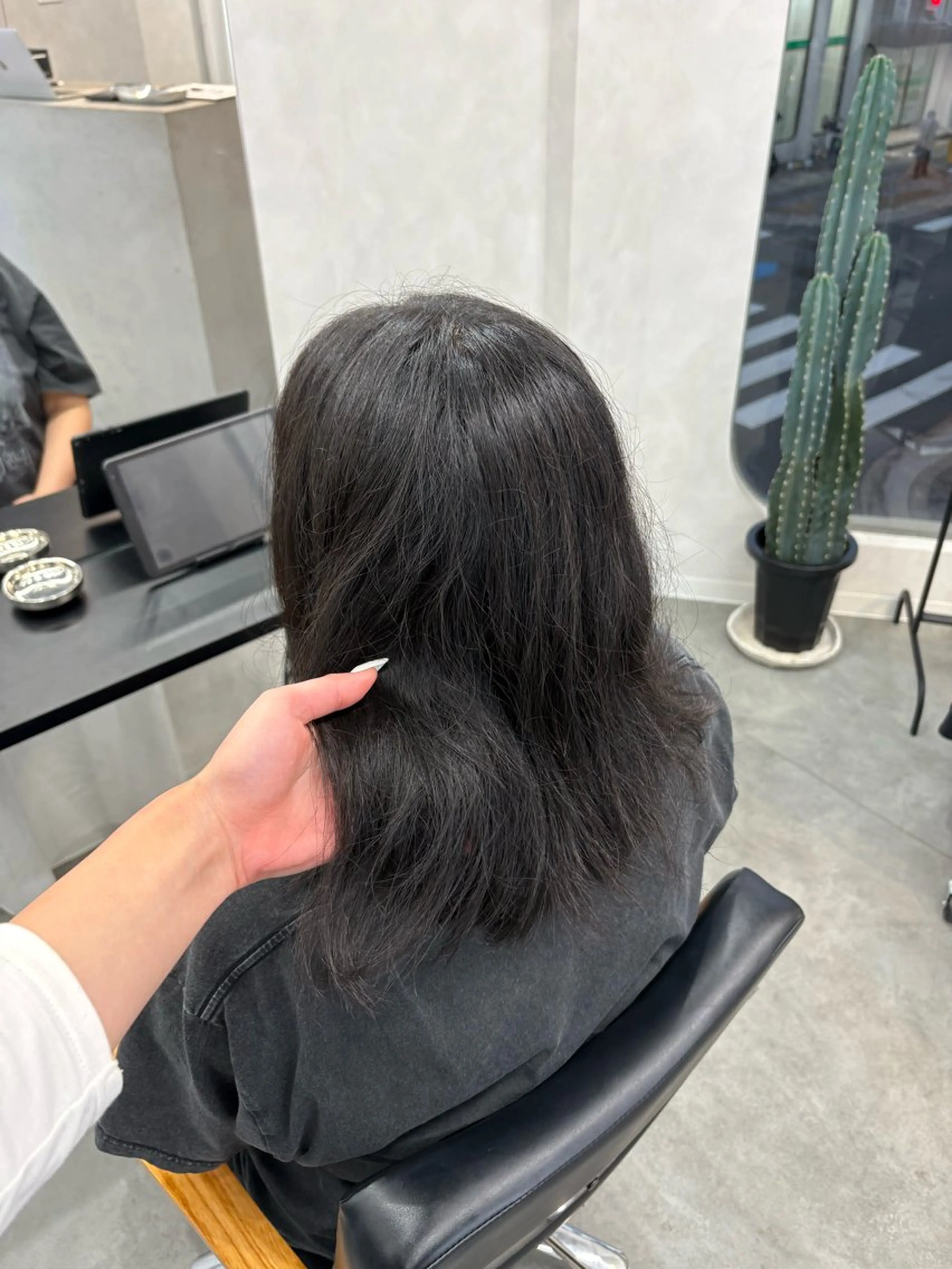 ミディアム カット 縮毛矯正 LIV My(マイ) 髪質改善/箕面のヘアスタイル