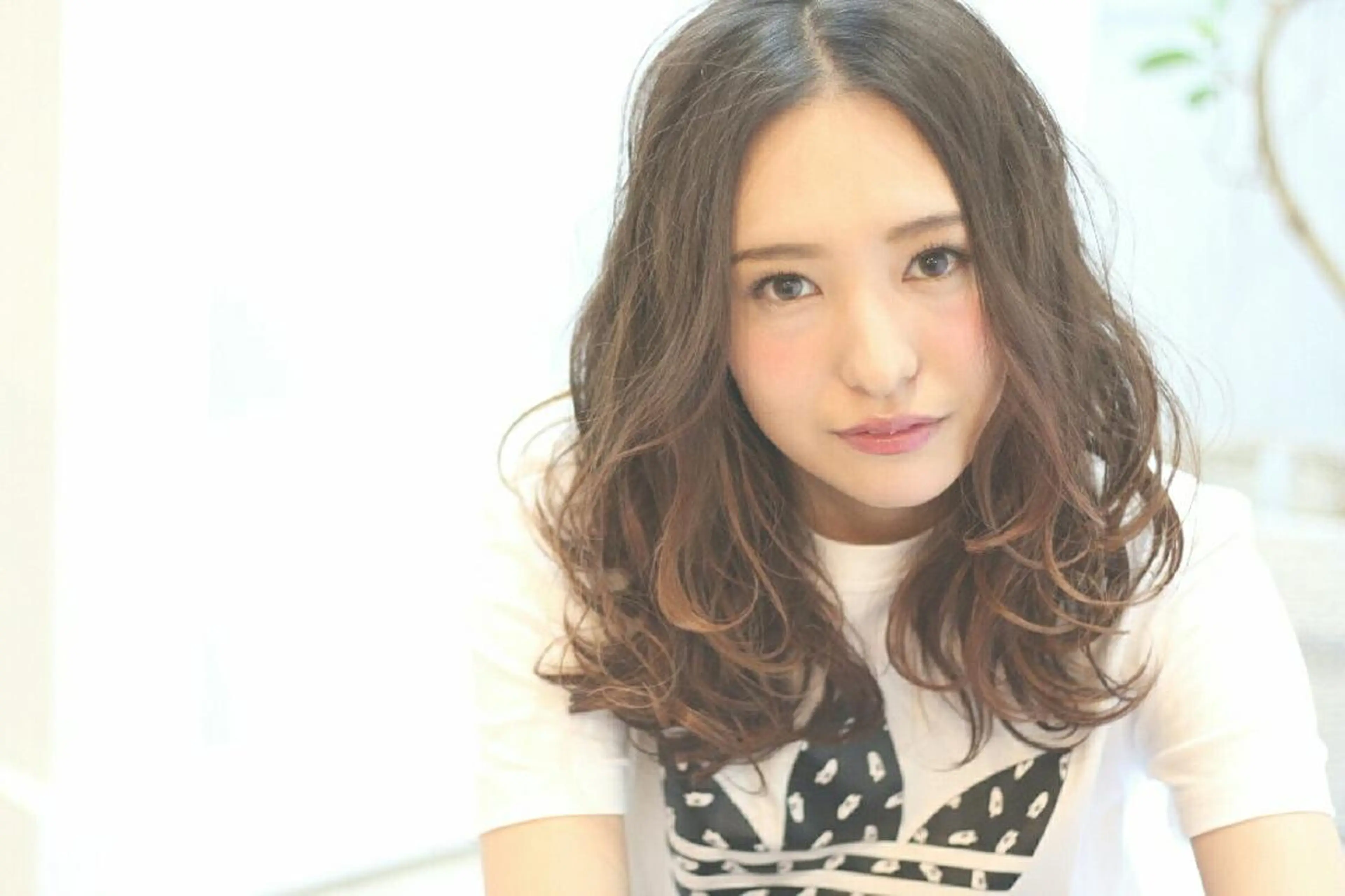 カラー セミロング 原木 康臣のヘアスタイル