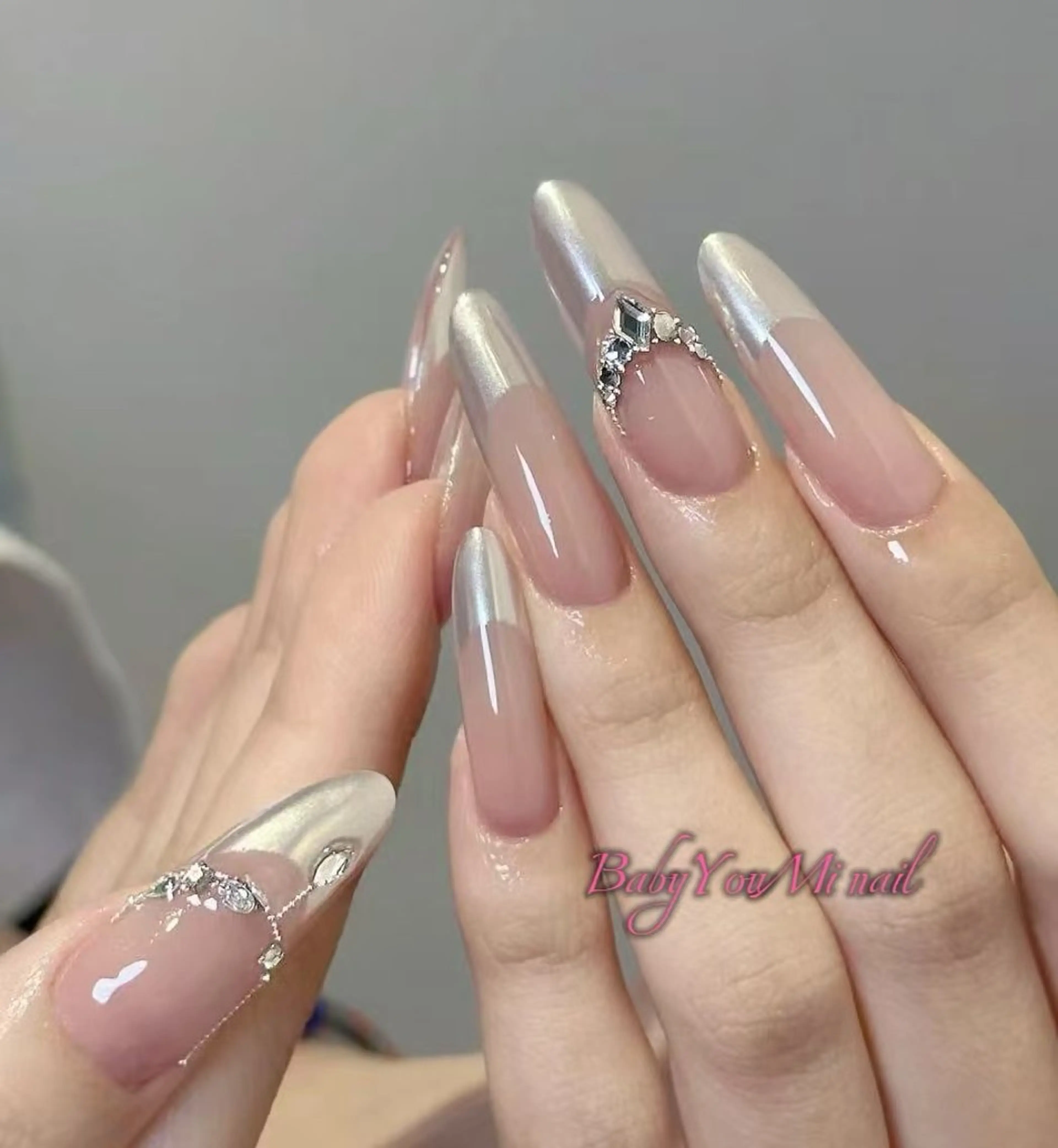 ネイル オーロラネイル フラワーネイル フットネイル フレンチネイル ジェルネイル ハンドネイル BabyYouMi nailのネイルデザイン
