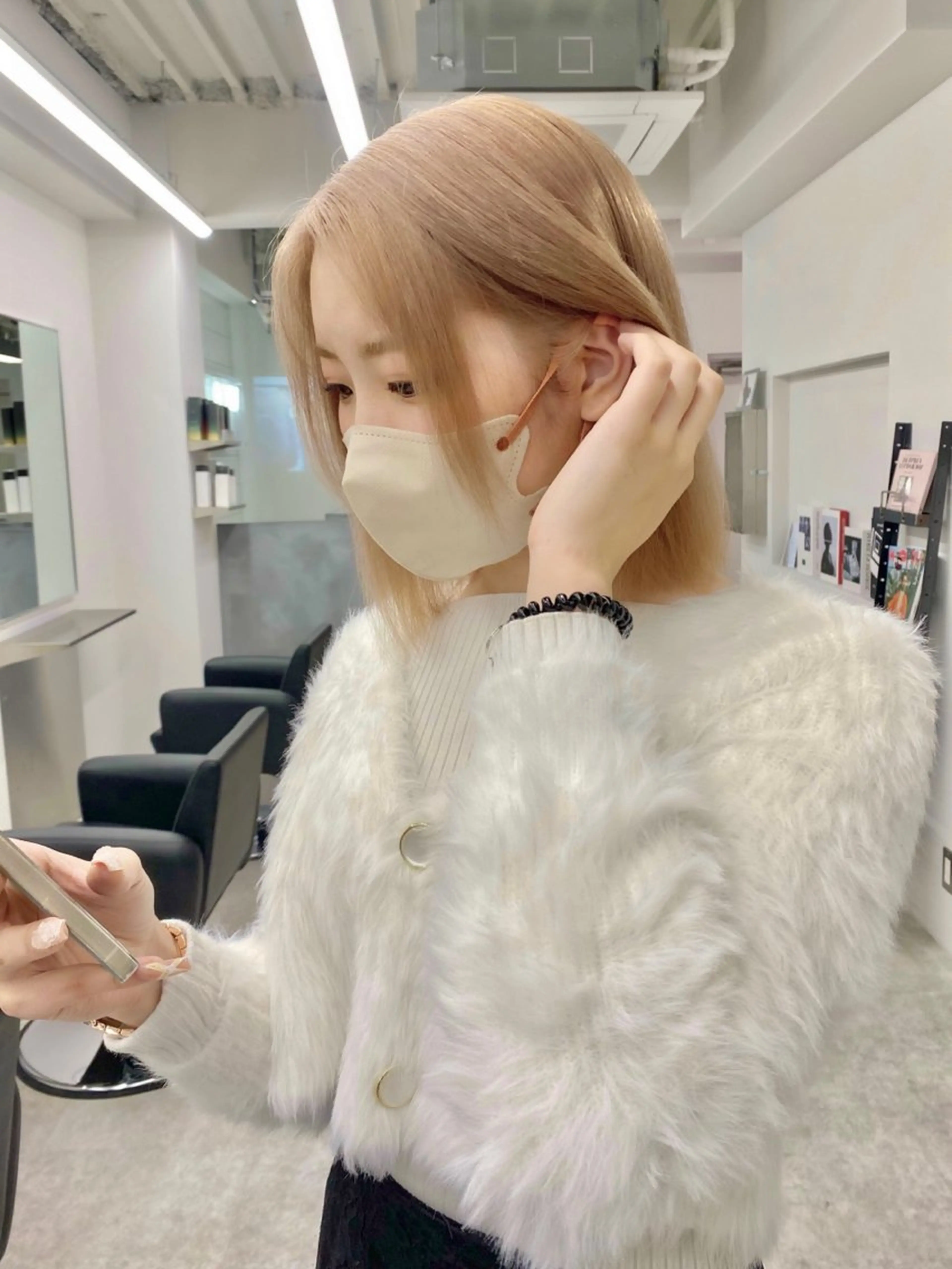 ミディアム カラー ヘアアレンジ ワンレンボブ ブリーチ ケアブリーチ ダブルカラー ハイトーンカラー 髪質改善【縮毛矯正】 北千住 田邉 澪のヘアスタイル