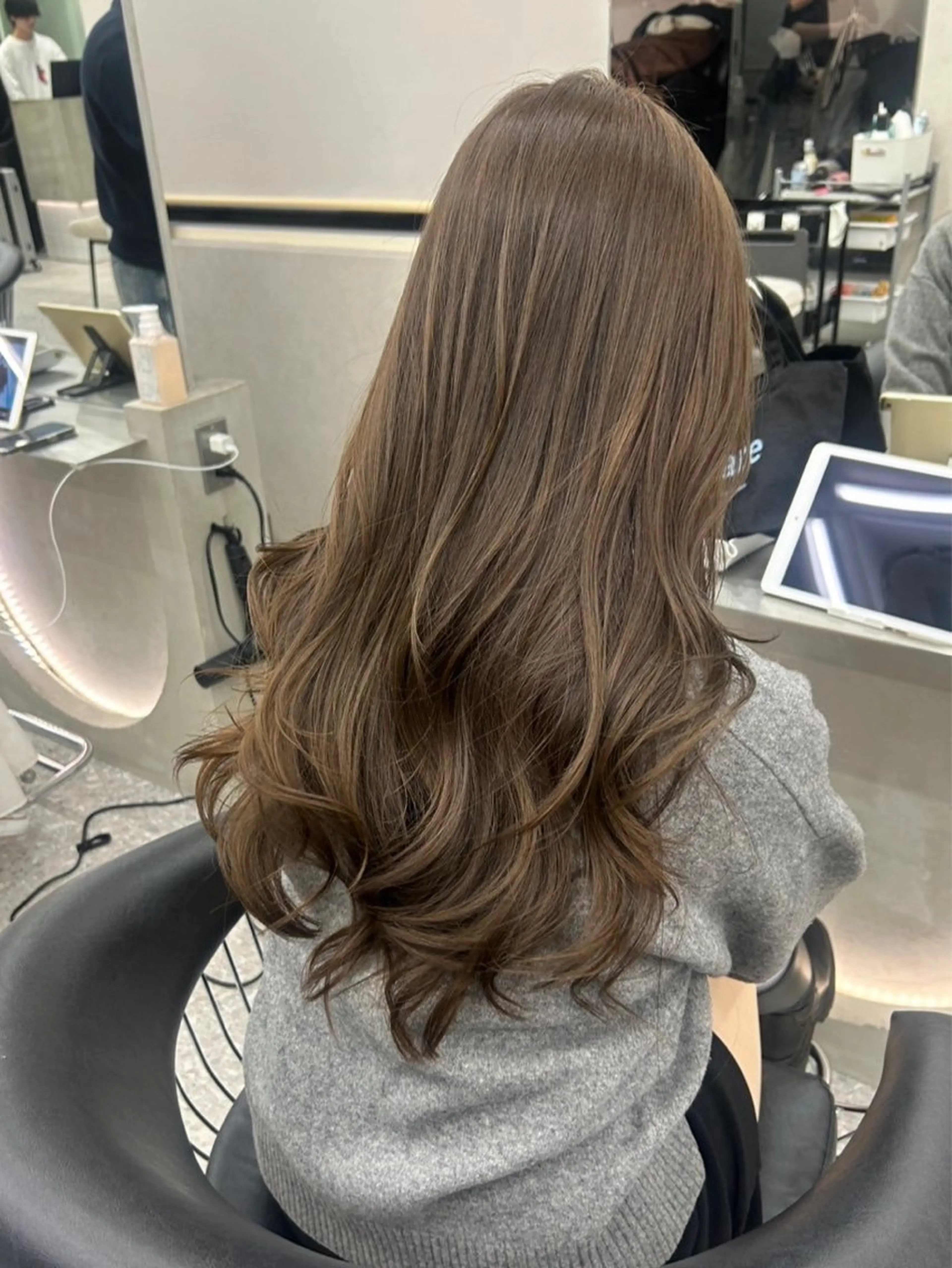 ロング カット ヘアカラー MOMOHA/ 🍑レイヤーカットのヘアスタイル