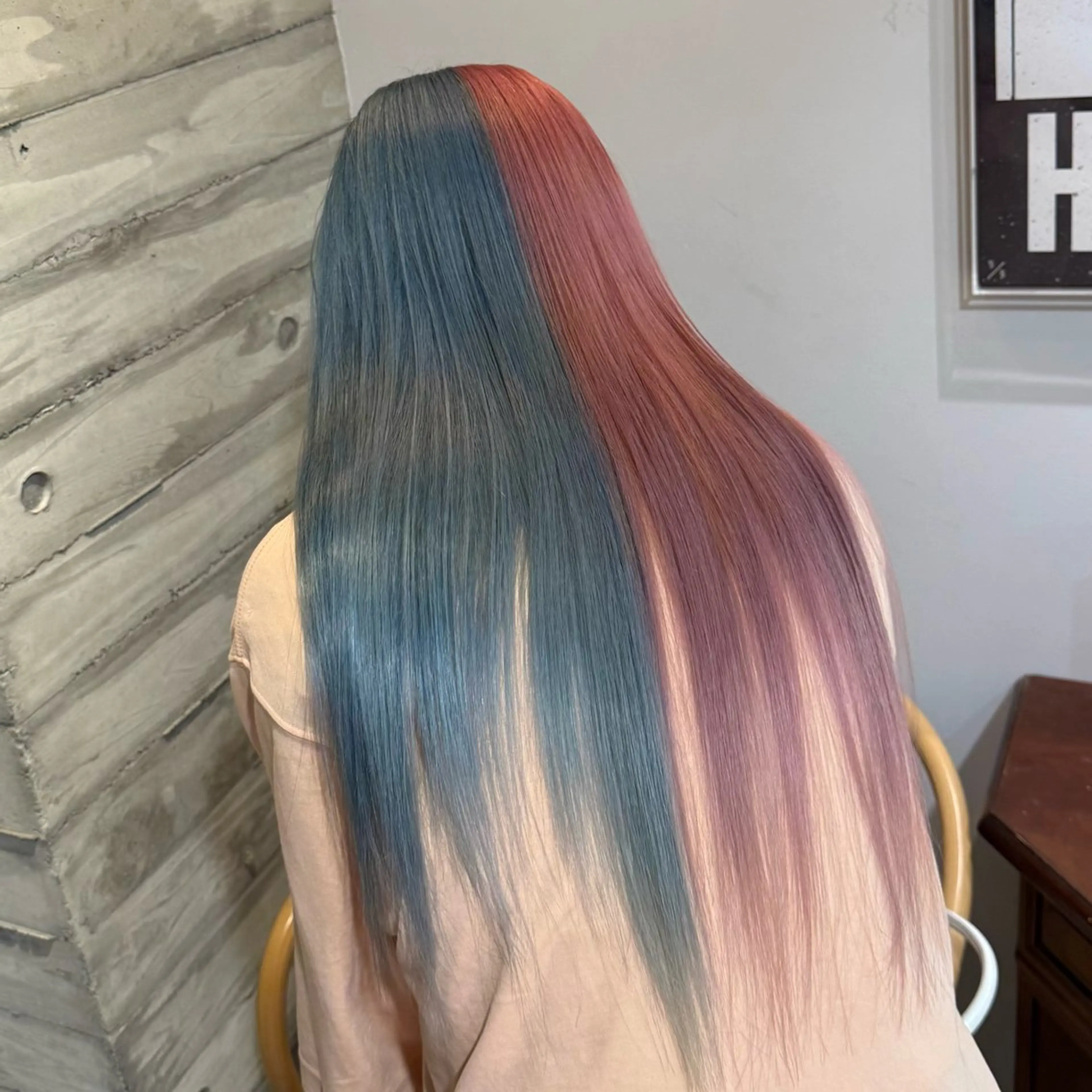 カラー RINA .のヘアスタイル