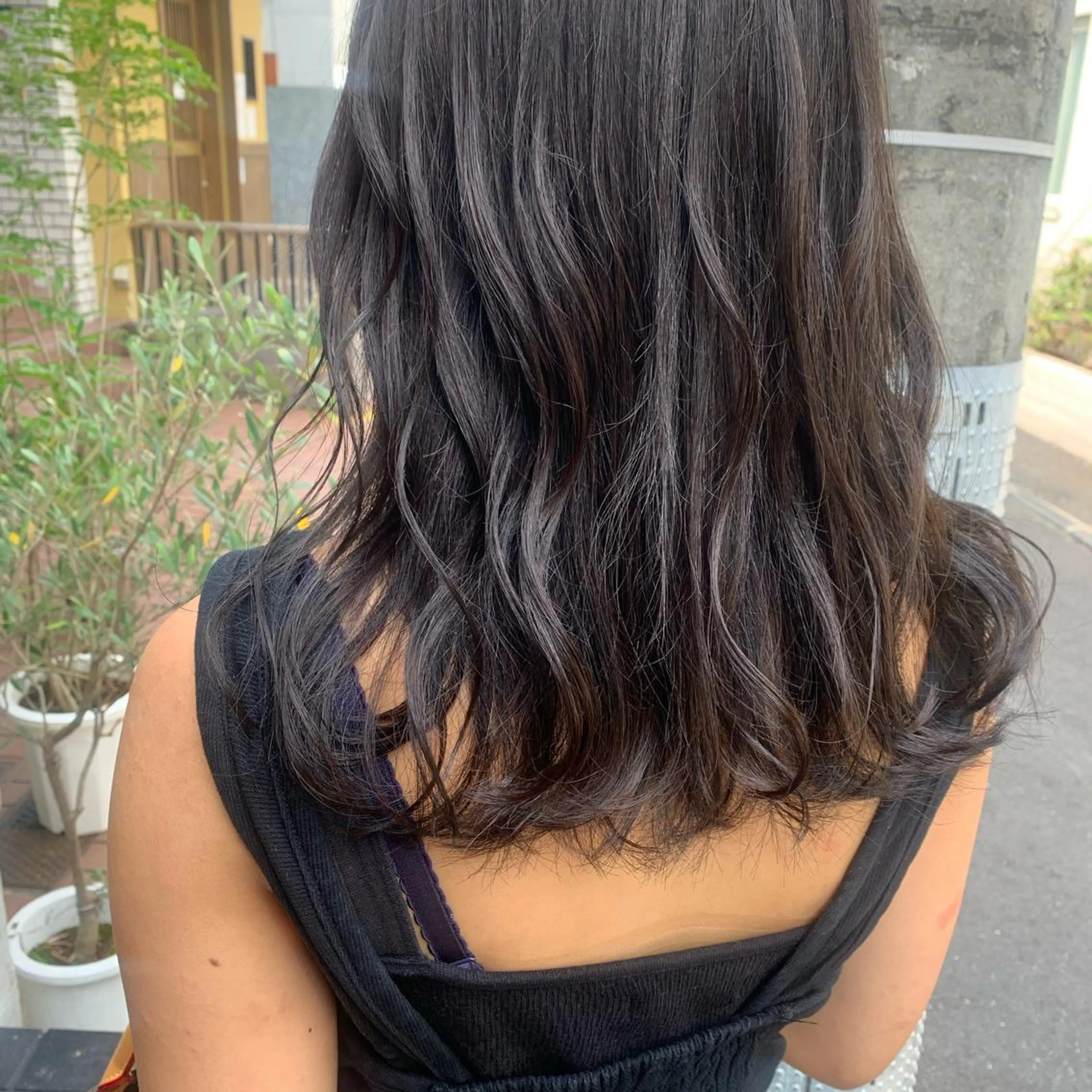 ミディアム カラー 透明感カラー トップ スタイリストのヘアスタイル